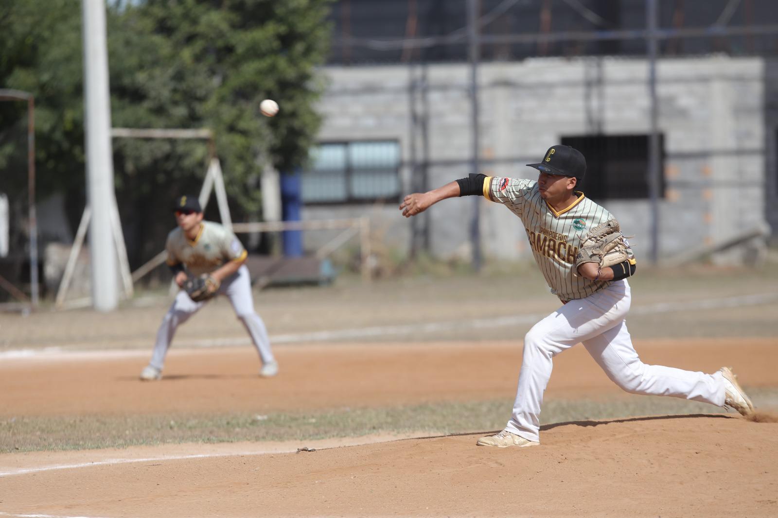 $!Pollería Catalina sale airoso en Liga Dominical