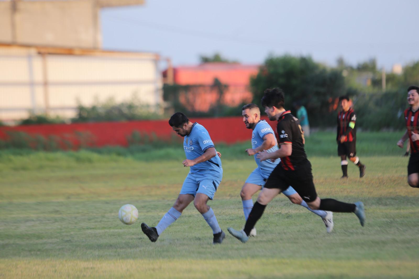 $!IMSS-Umepa se ciñe el campeonato de la Liga de Futbol Intermédicos