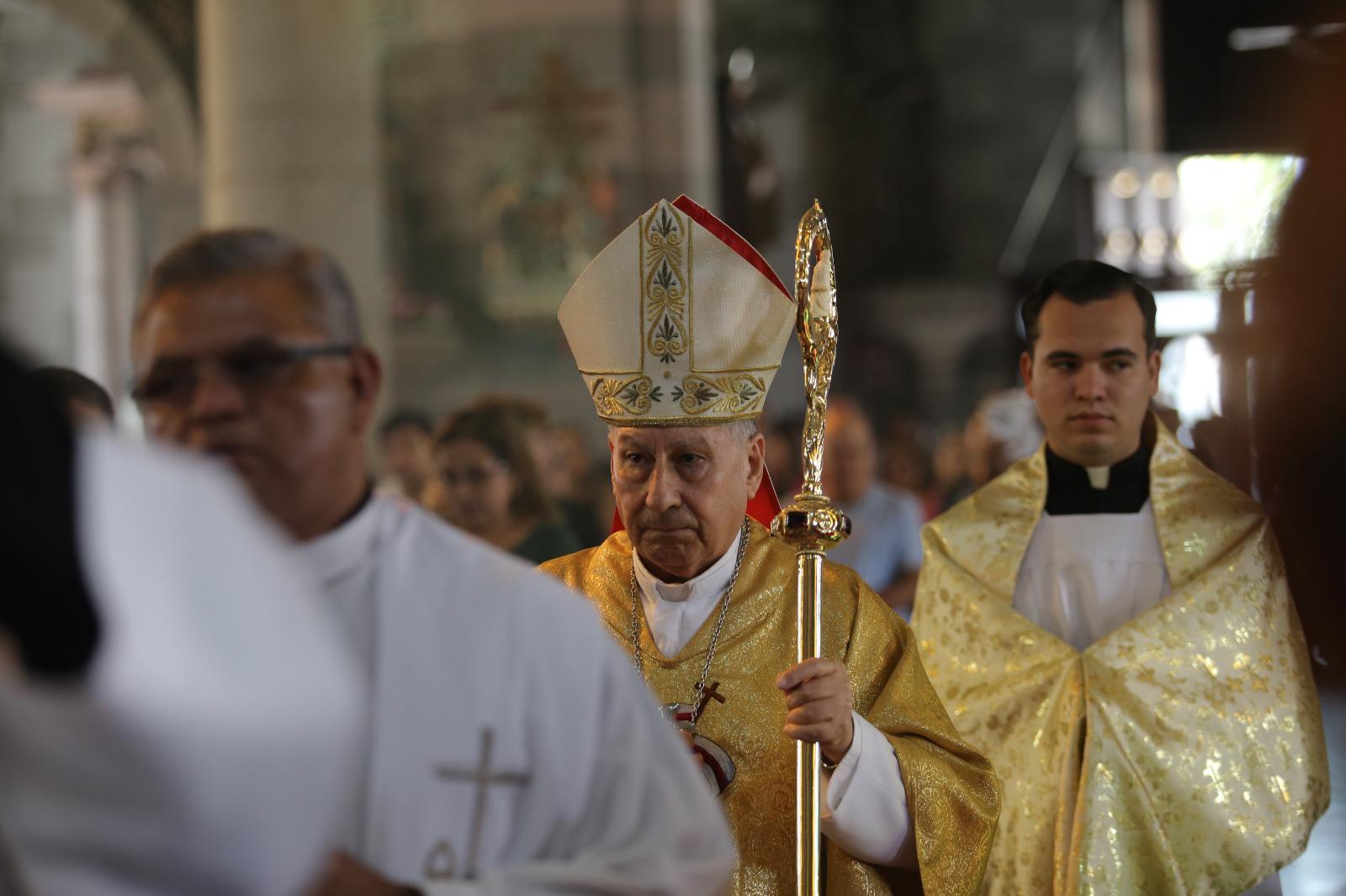 $!Pide reflexión y agradecimiento a Dios Obispo de Mazatlán en Domingo de Resurrección