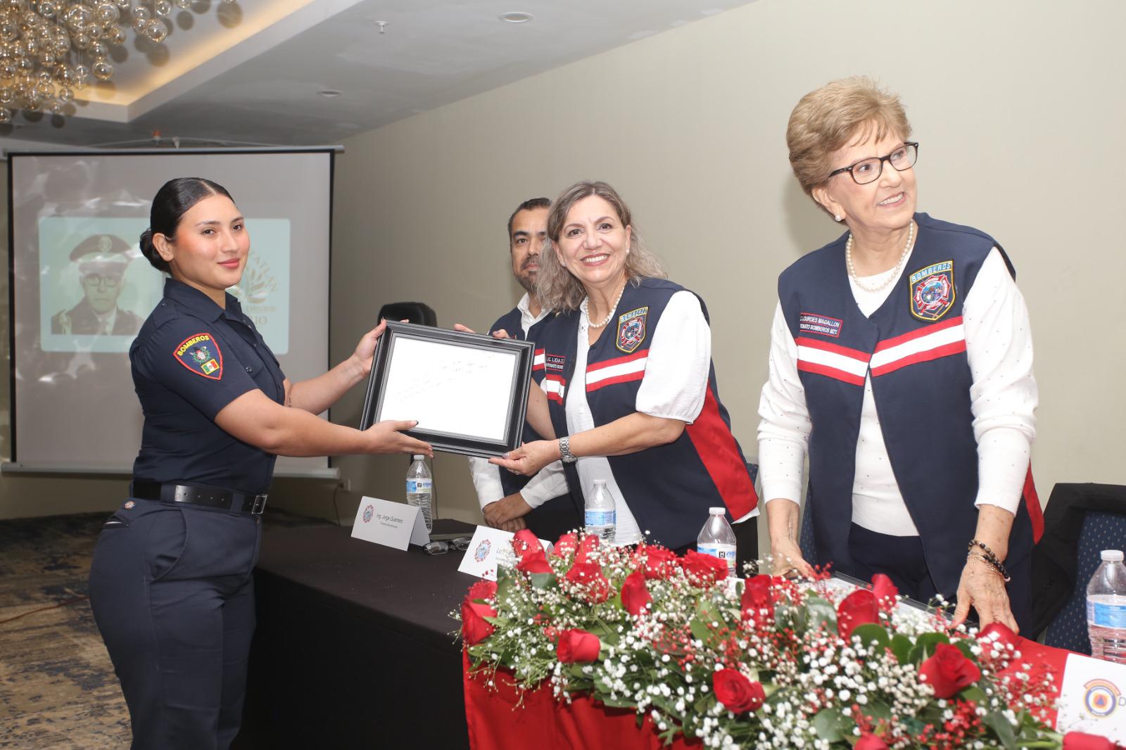 $!‘Por el honor, el deber y el servicio a la comunidad’, conmemora Bomberos de Mazatlán su 84 aniversario
