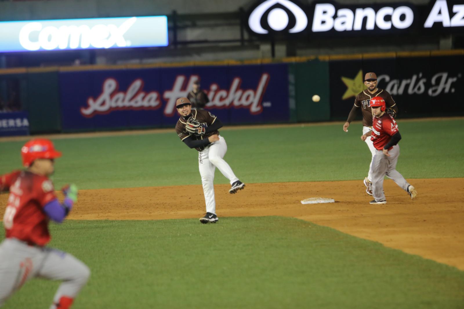 $!Venados de Mazatlán inicia serie clave con una derrota ante Tucson Baseball Team