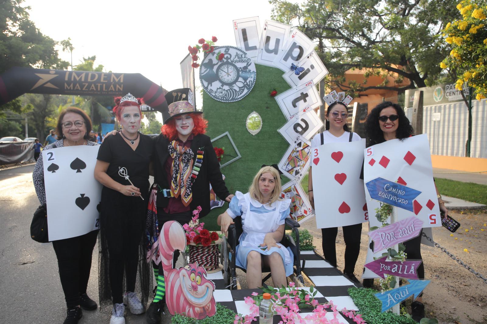 $!Lupita Medina entre su familia y amigos.