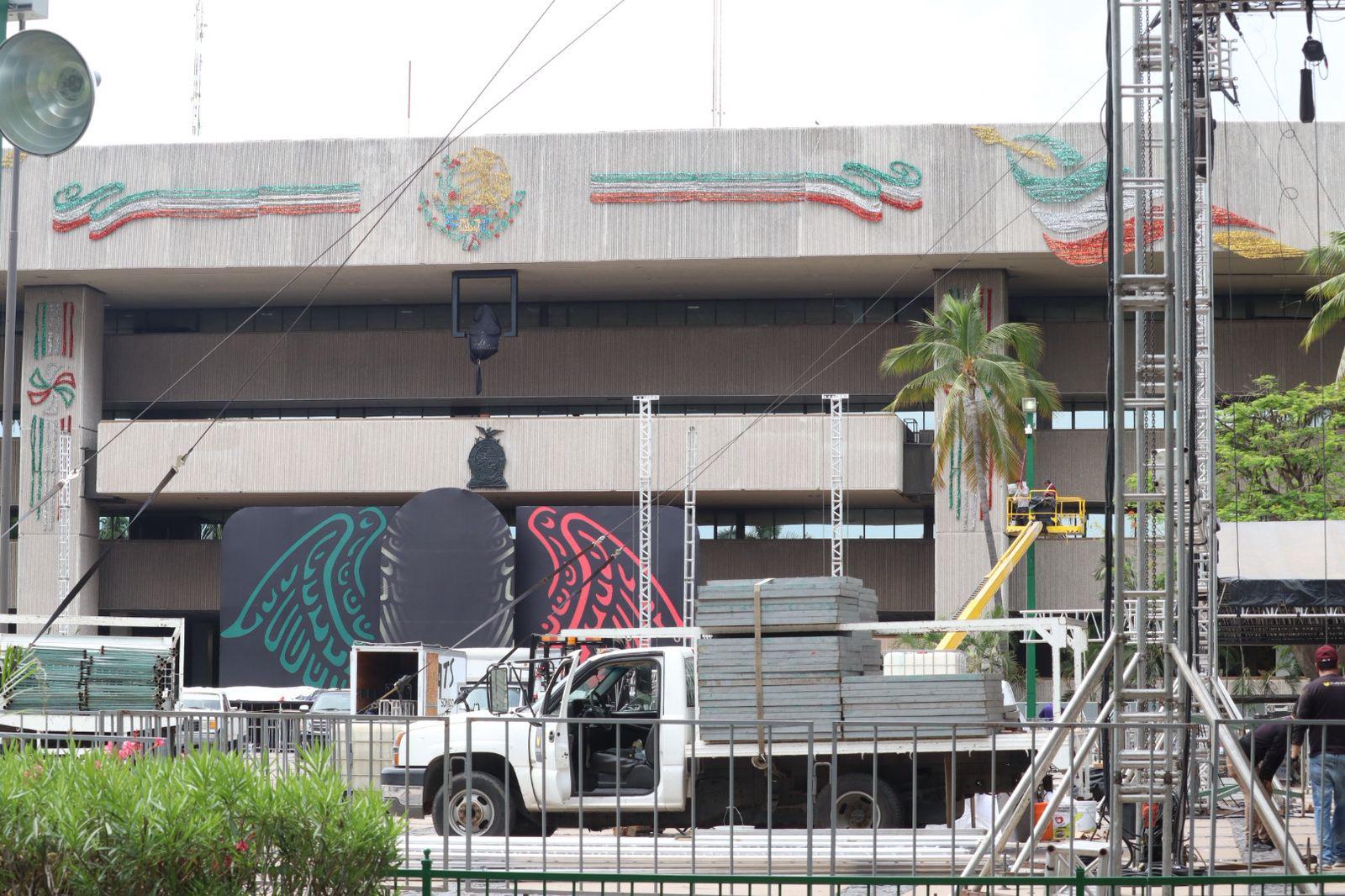 $!Alistan escenarios en el Palacio de Gobierno para festejo del Día del Grito de Independencia