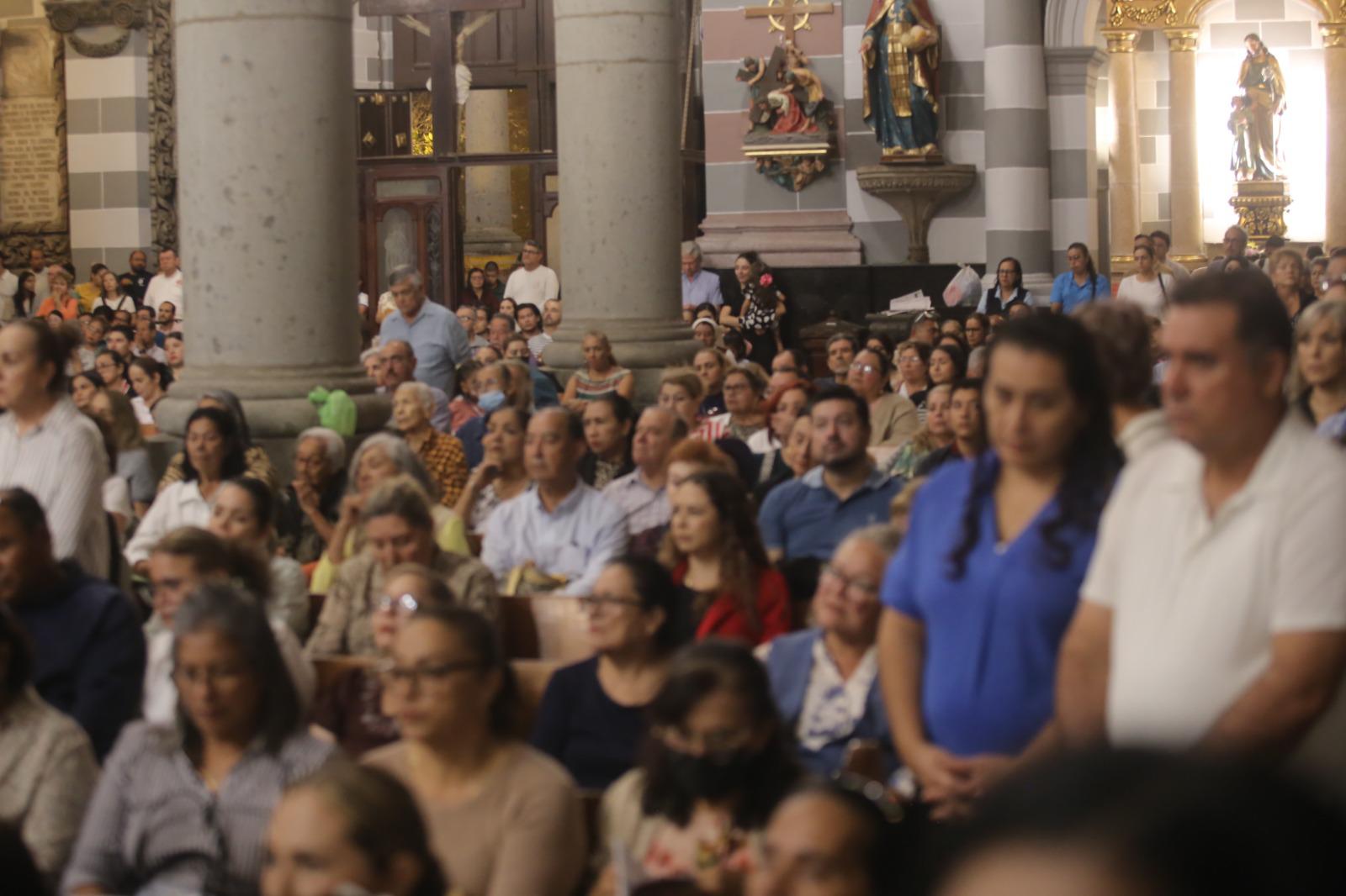 $!Celebran a Nuestra Señora de la Inmaculada Concepción en la Catedral de Mazatlán