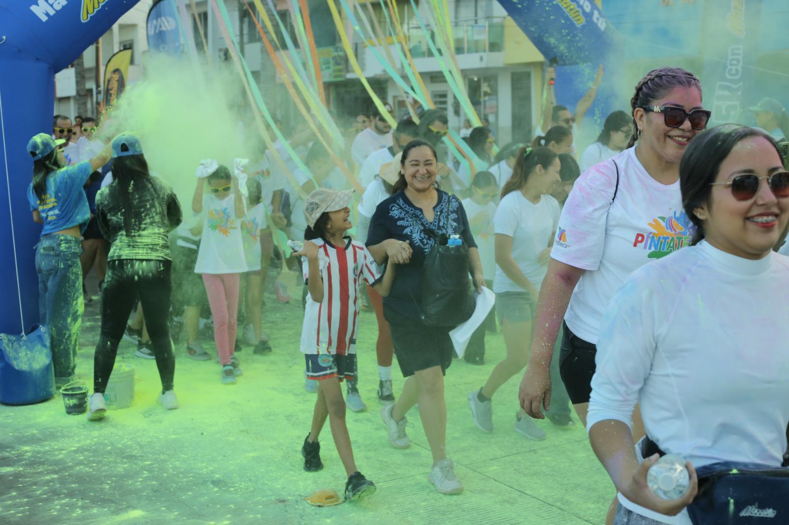 $!Se vive fiesta deportiva y de colores en la Carrera Píntate 5K Mazatún
