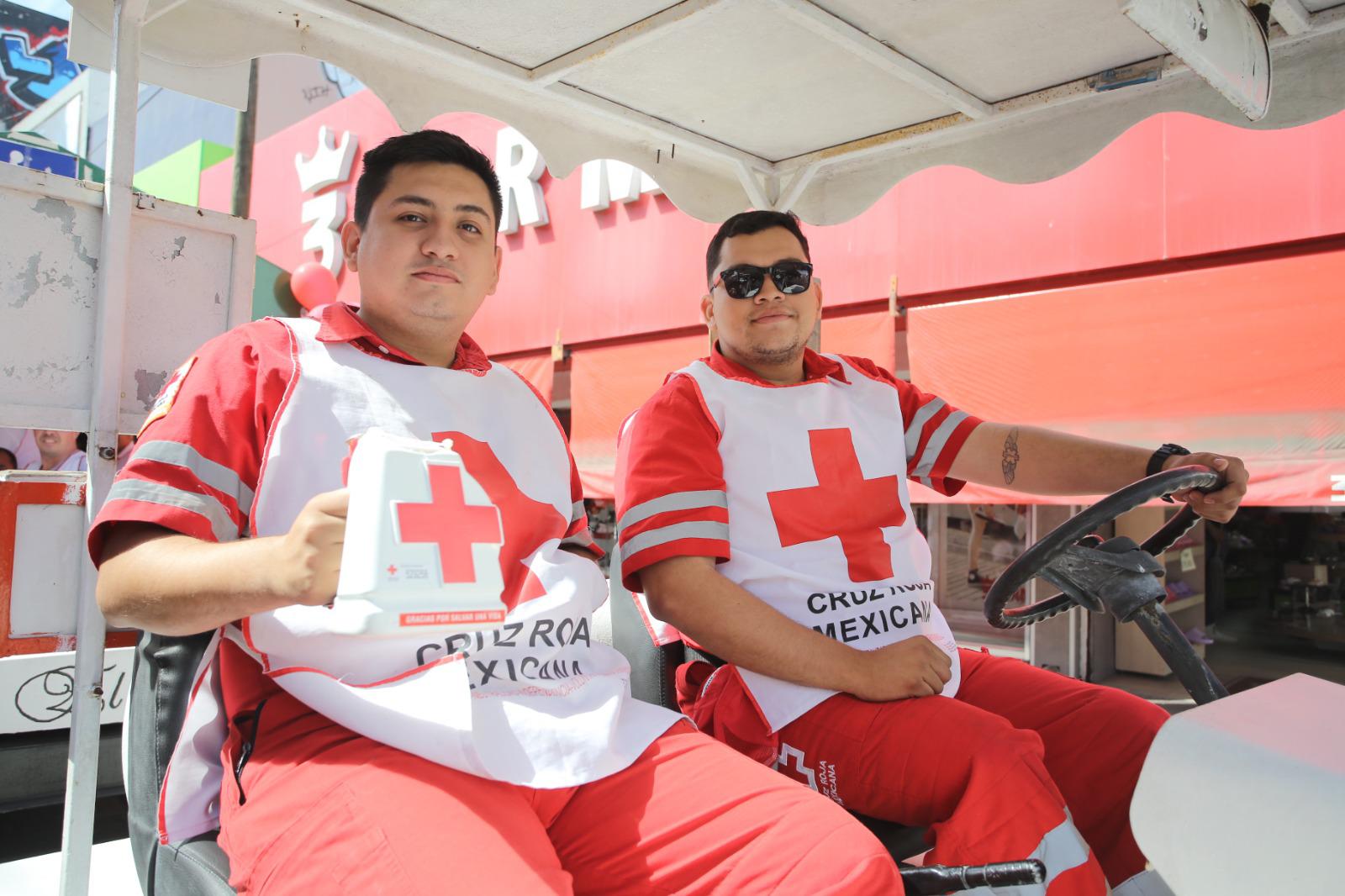 $!Cruz Roja Mazatlán desfila en búsqueda del apoyo ciudadano; se requieren más de 4 millones de pesos