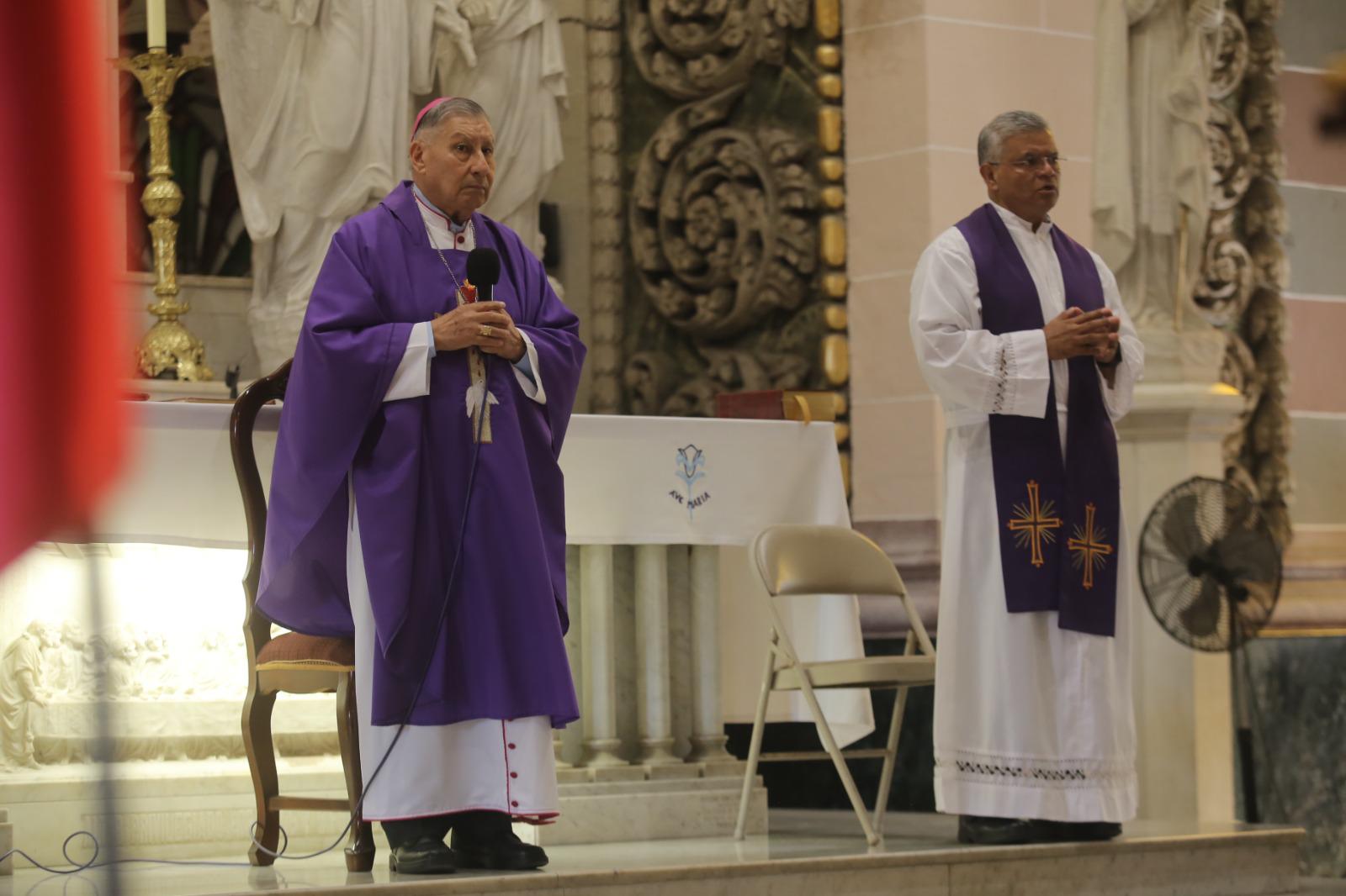 $!Obispo de Mazatlán: Jesús dignificó a la mujer y nos enseña a darle su lugar