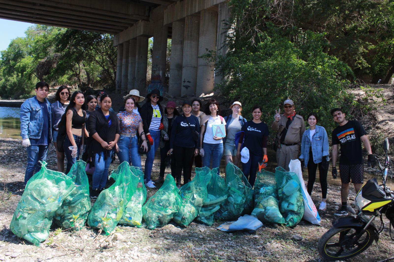 $!Extraen más de 200 kilos de basura del Río Presidio en Villa Unión
