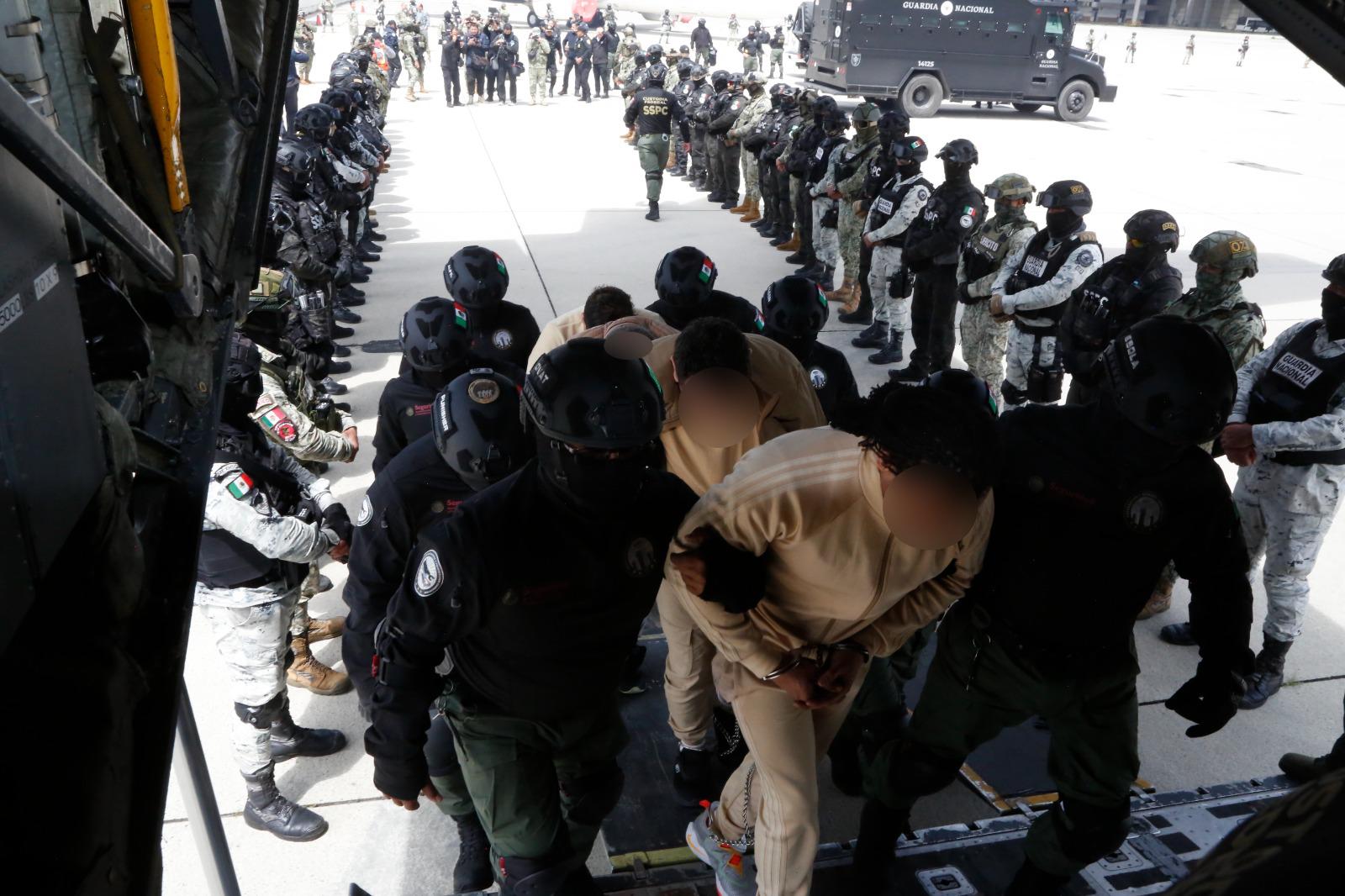 $!Capos enviados a EU seguían delinquiendo en la cárcel: Harfuch; no habrá obstáculos legales: FGR