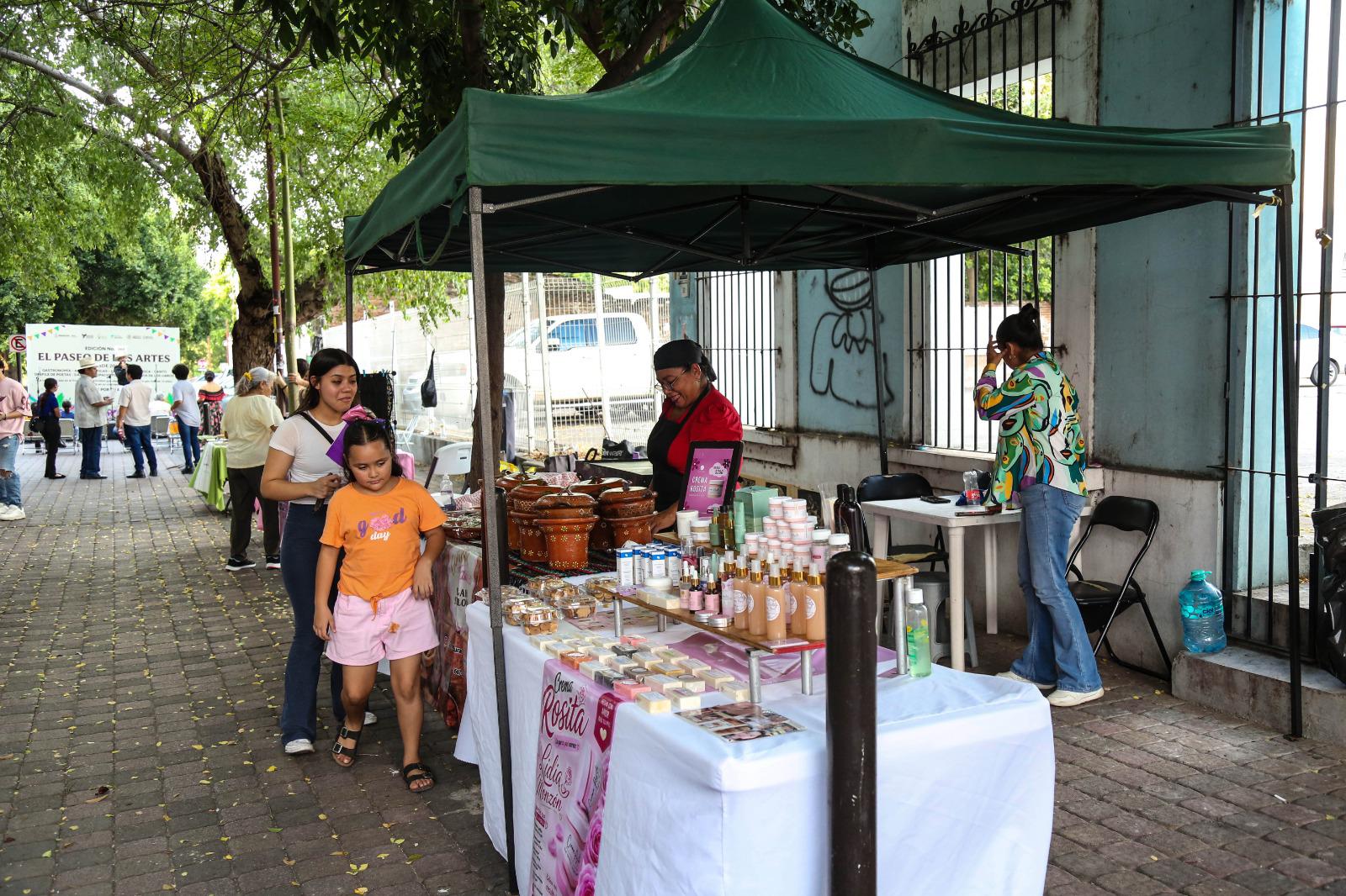 $!Celebra el Paseo de las artes la memoria y tradiciones en el Callejón Andrade