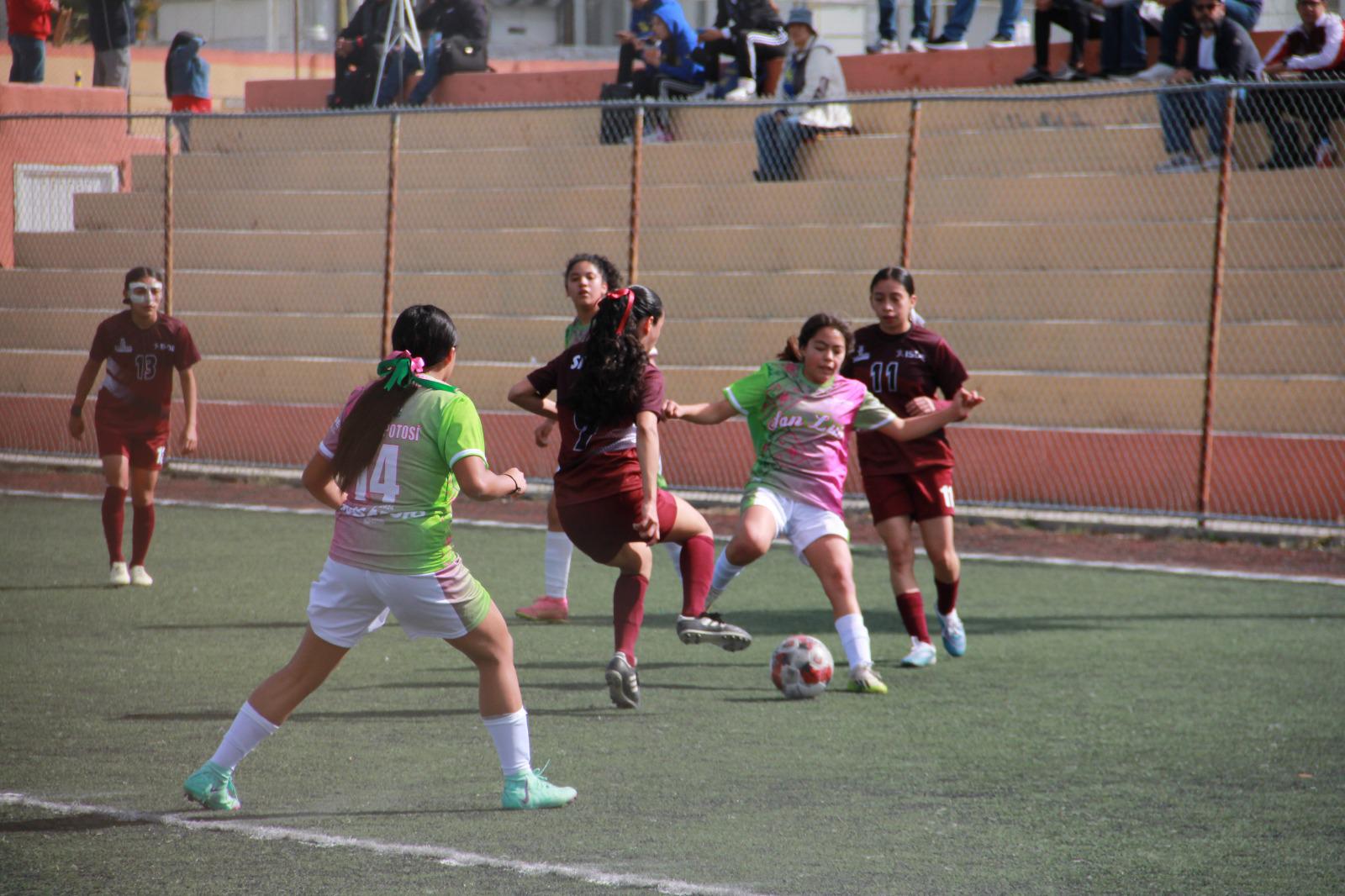 $!Sinaloa entra en acción en futbol, en la frontera