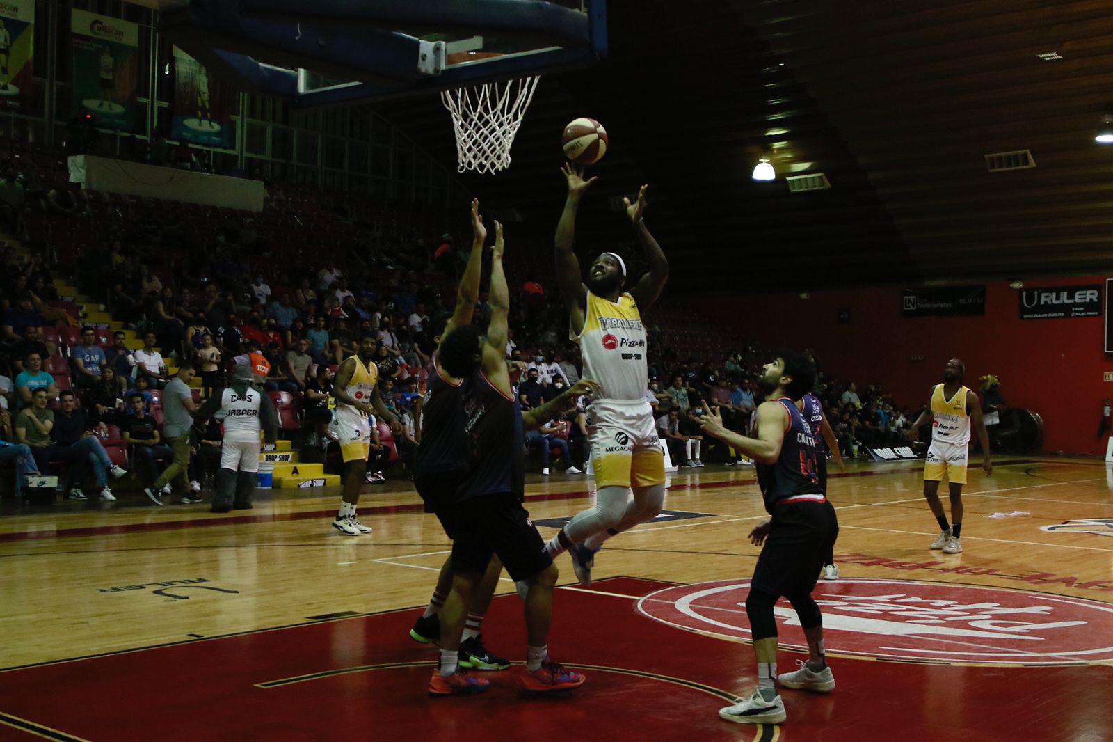 $!Alex Hicks y Jermont Horton llevan a Venados Basketball a dramática victoria en Culiacán