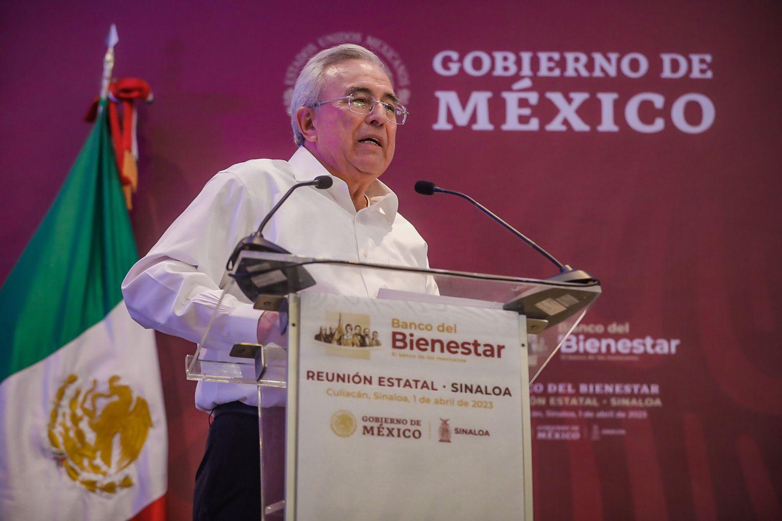 $!A puerta cerrada, AMLO se reúne con Servidores de la Nación en Culiacán