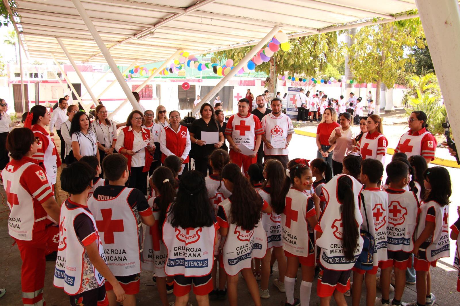 $!Festejan y aprenden a dar primeros auxilios durante el Día del Niño en Cruz Roja Mazatlán