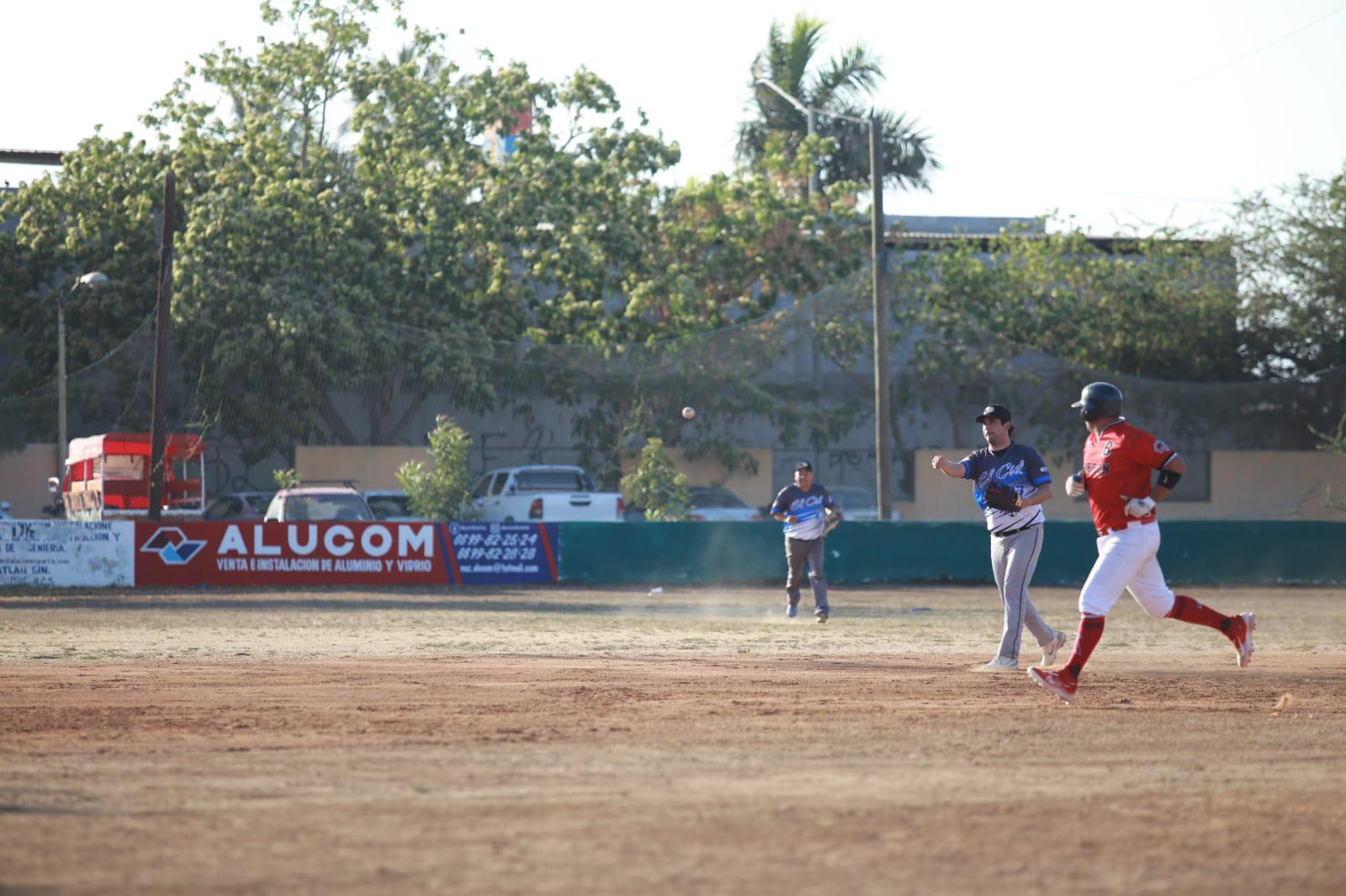 $!Hotel El Cid cobra revancha en Liga de Beisbol Meseros al Bat