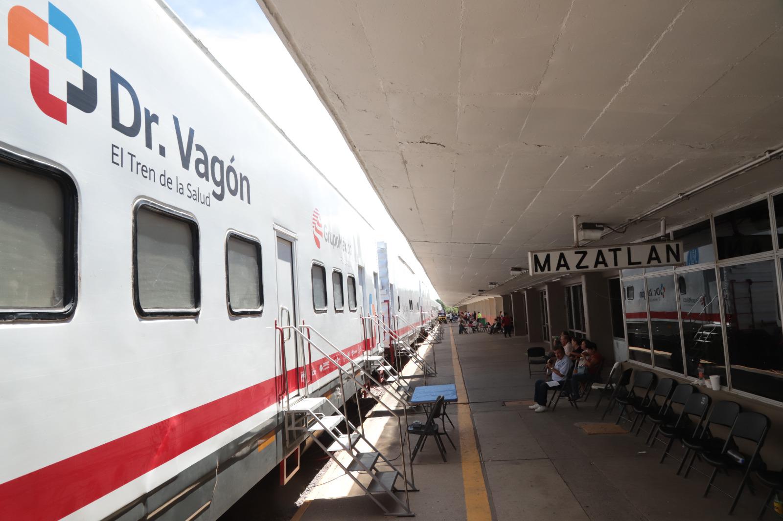 $!Ante una baja afluencia, invitan a aprovechar los servicios médicos gratuitos del Dr. Vagón en Mazatlán
