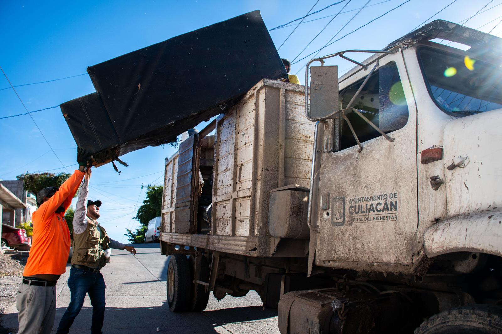 $!Continúa Ayuntamiento de Culiacán con campañas de descacharrización