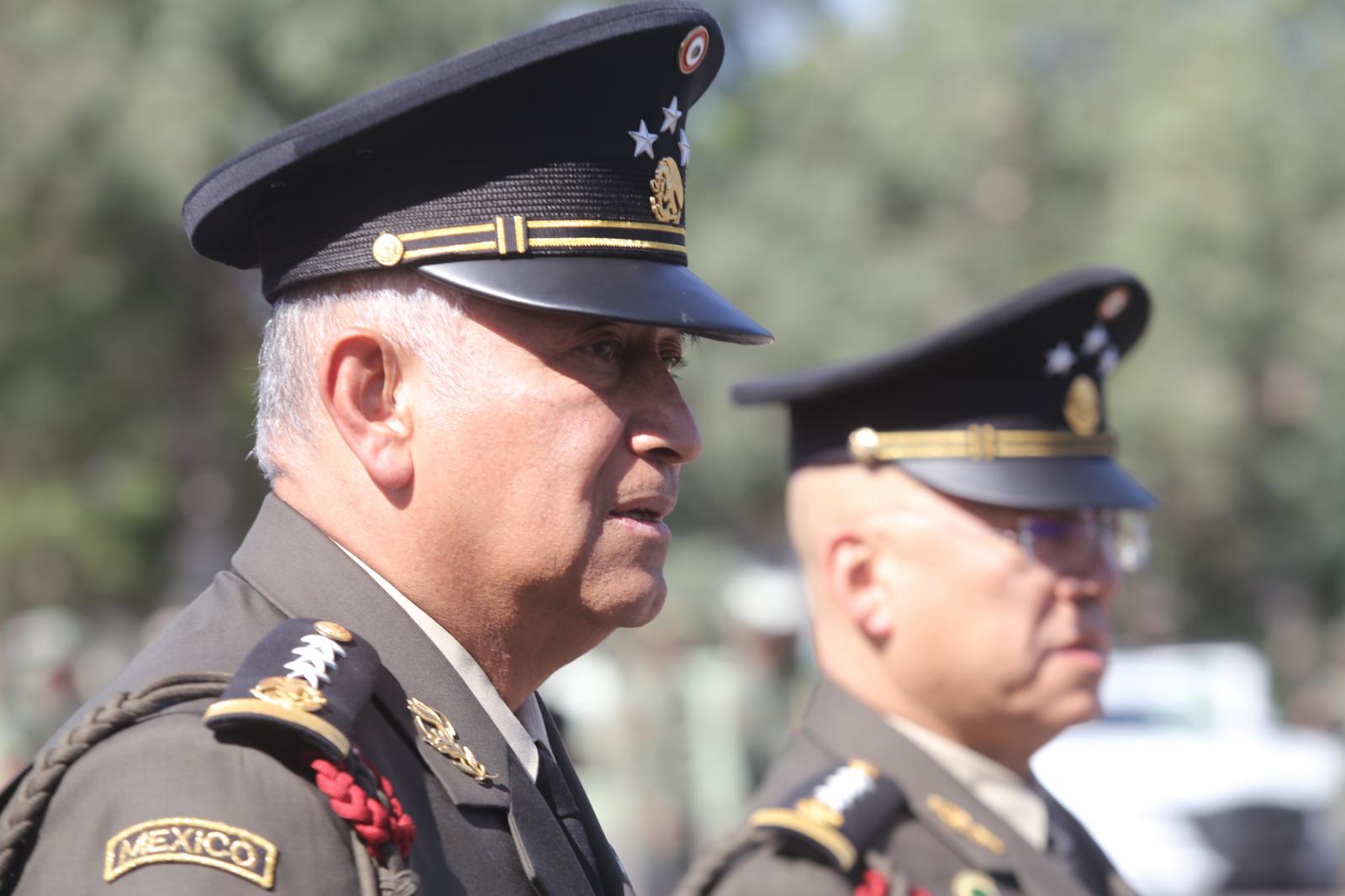 $!Asume General Ávila Alcocer mando de Tercera Región Militar y rinde protesta de Bandera