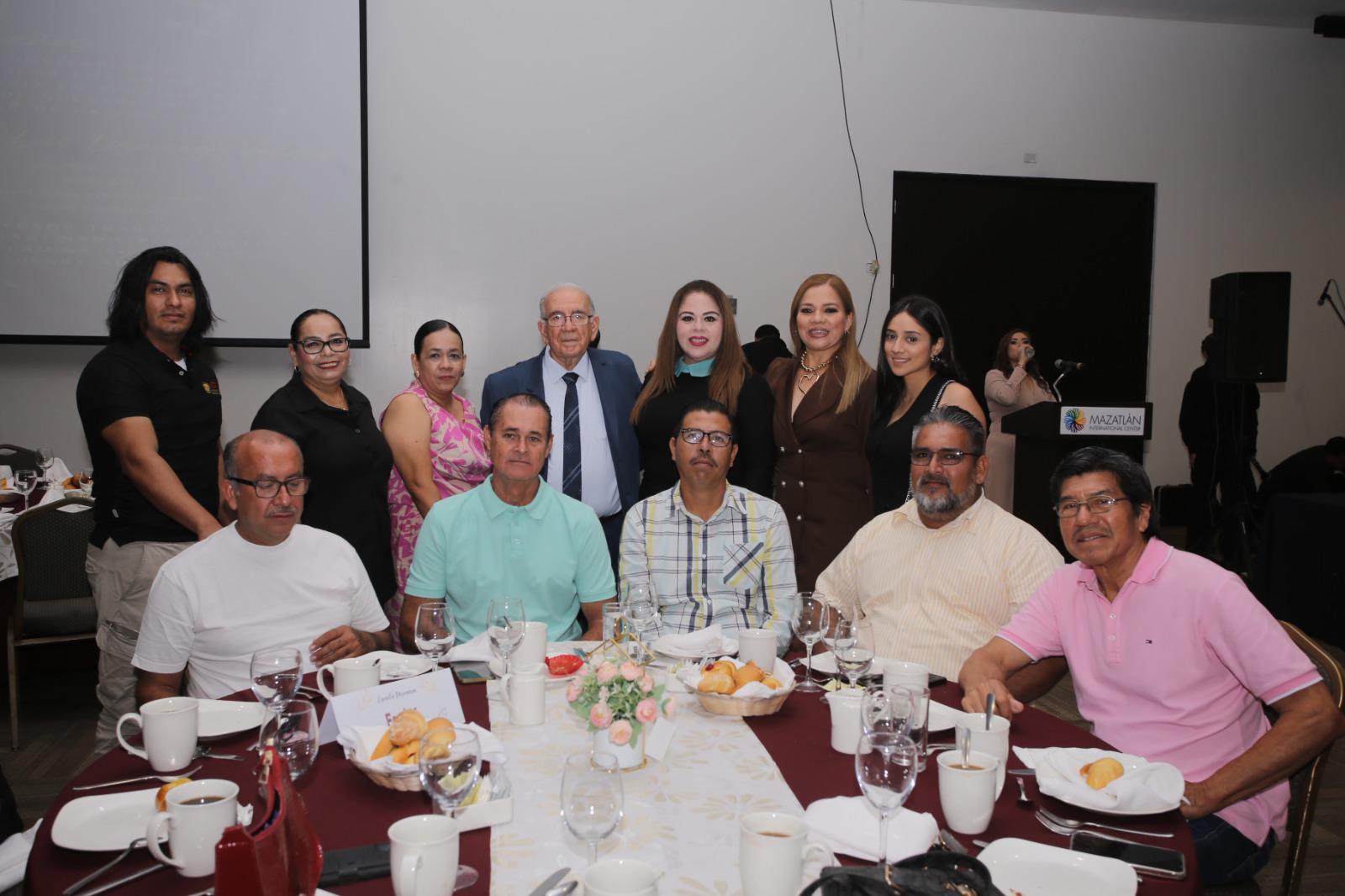 $!Integrantes de la Escuela Primaria Ignacio Zaragoza presentes esa mañana.