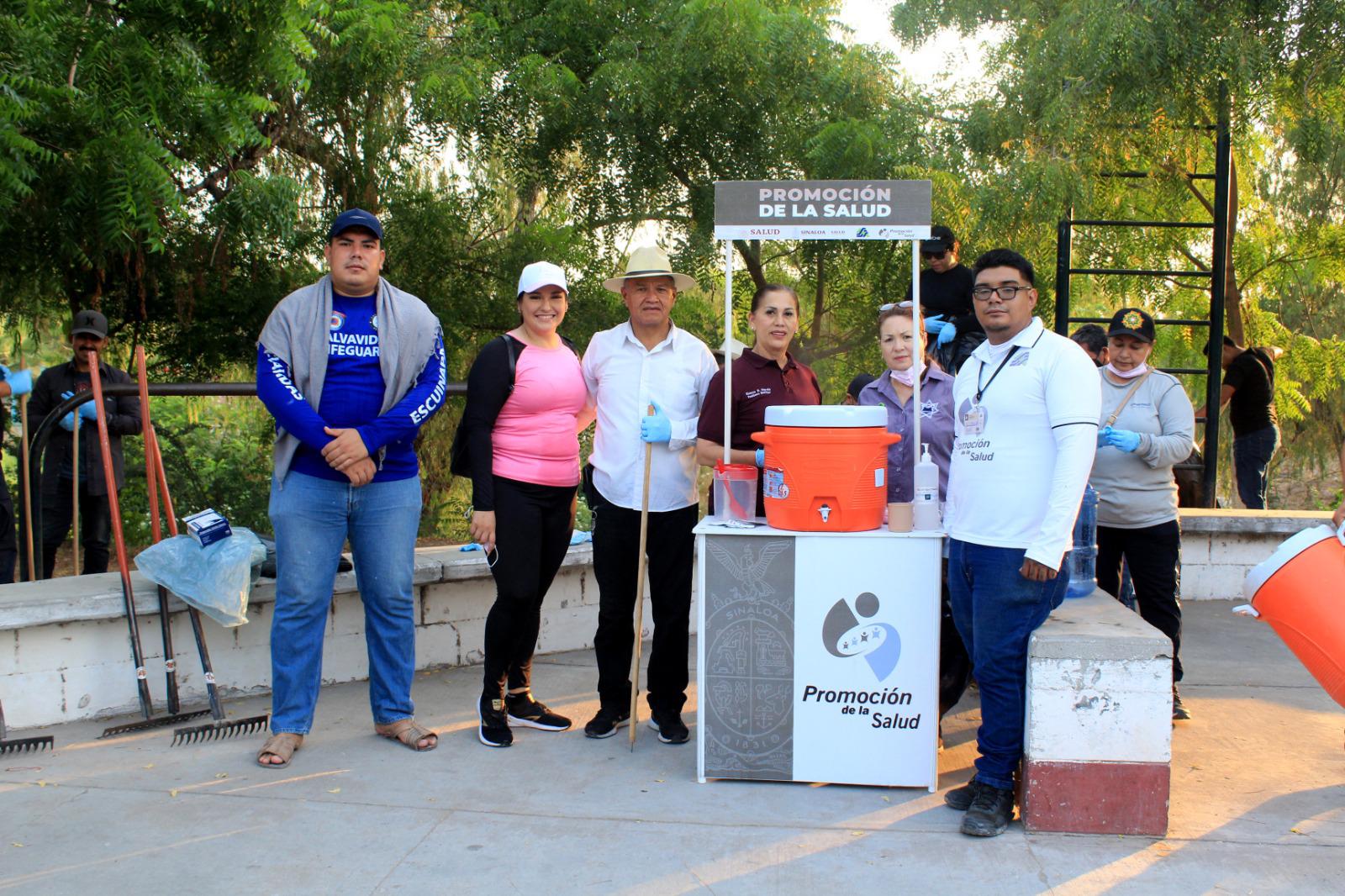 $!Recolectan 3 toneladas de basura en jornada de limpieza de arroyo en Escuinapa
