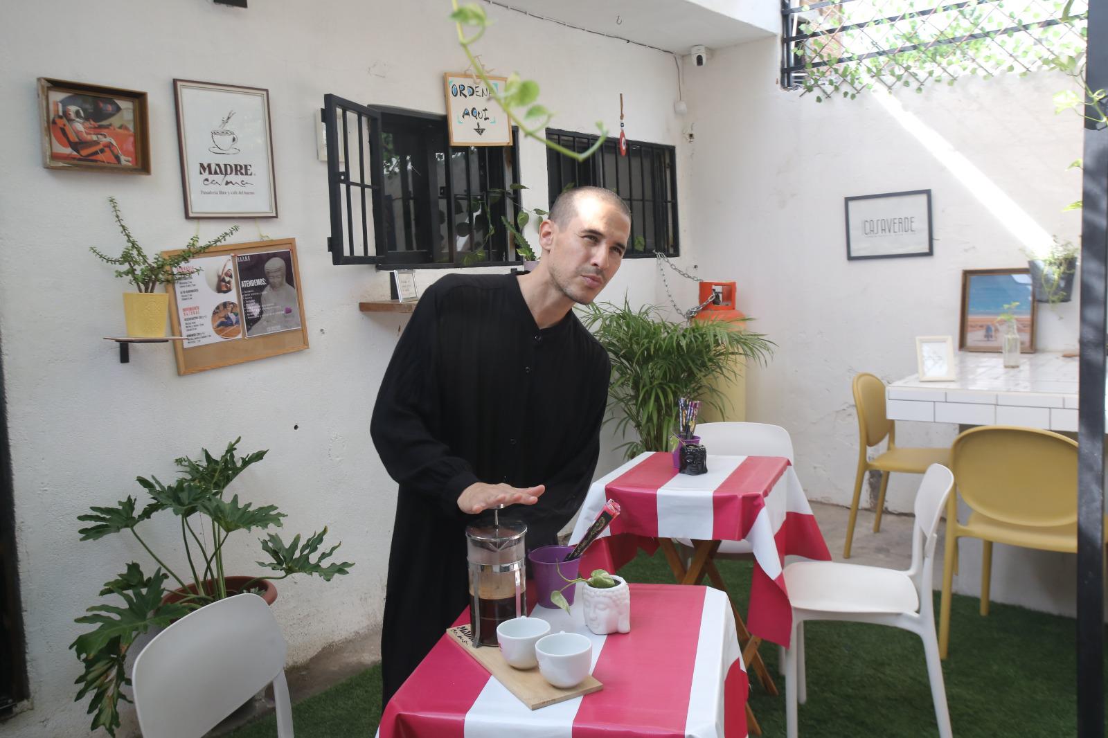 $!Luis Alberto Rubio Díaz es artista escénico, egresado de la Escuela Profesional de Danza de Mazatlán y fundador de enNingúnlugar.