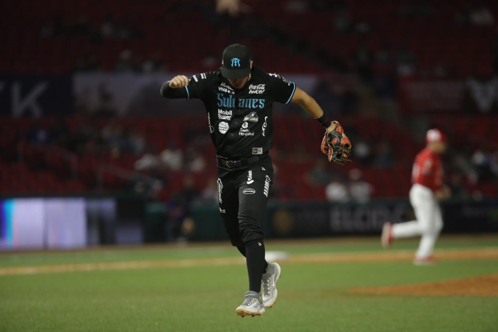 $!Kingham rompe maleficio y enfila a Venados llevarse primero de la serie ante Sultanes