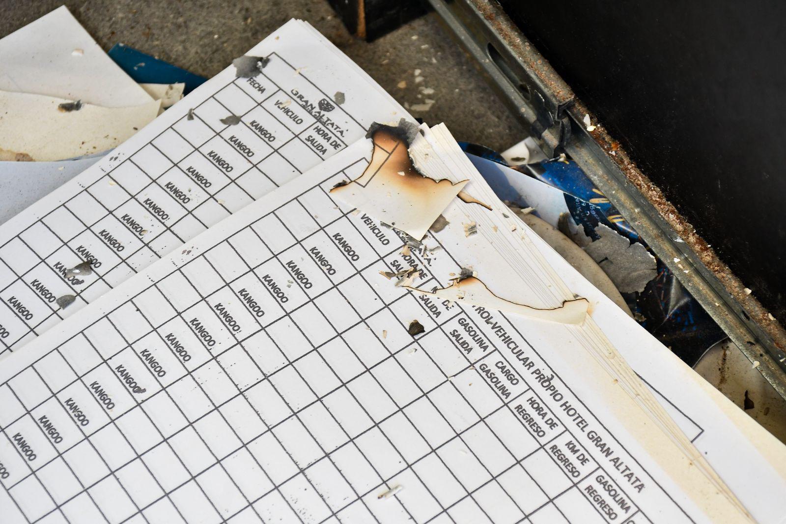 $!Los estragos del ataque armado en Altata: base sindical baleada y un hotel devastado por las llamas