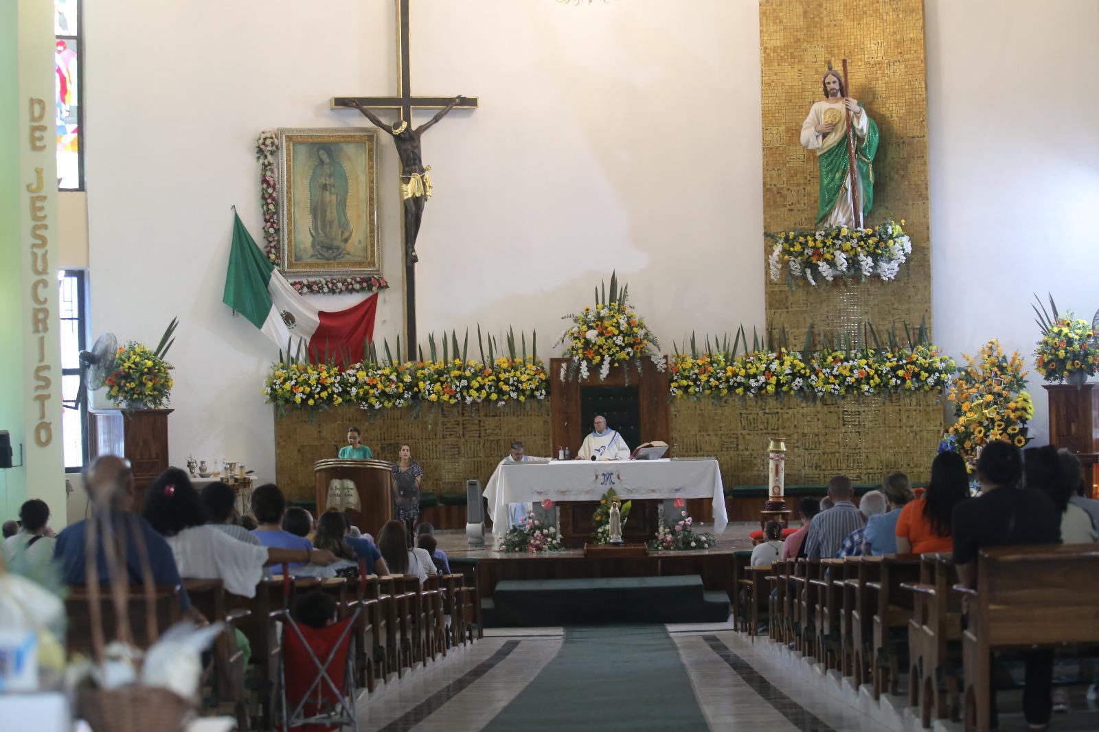 $!Decenas de fieles se encomiendan a Dios en la tradicional misa por los enfermos de San Judas Tadeo