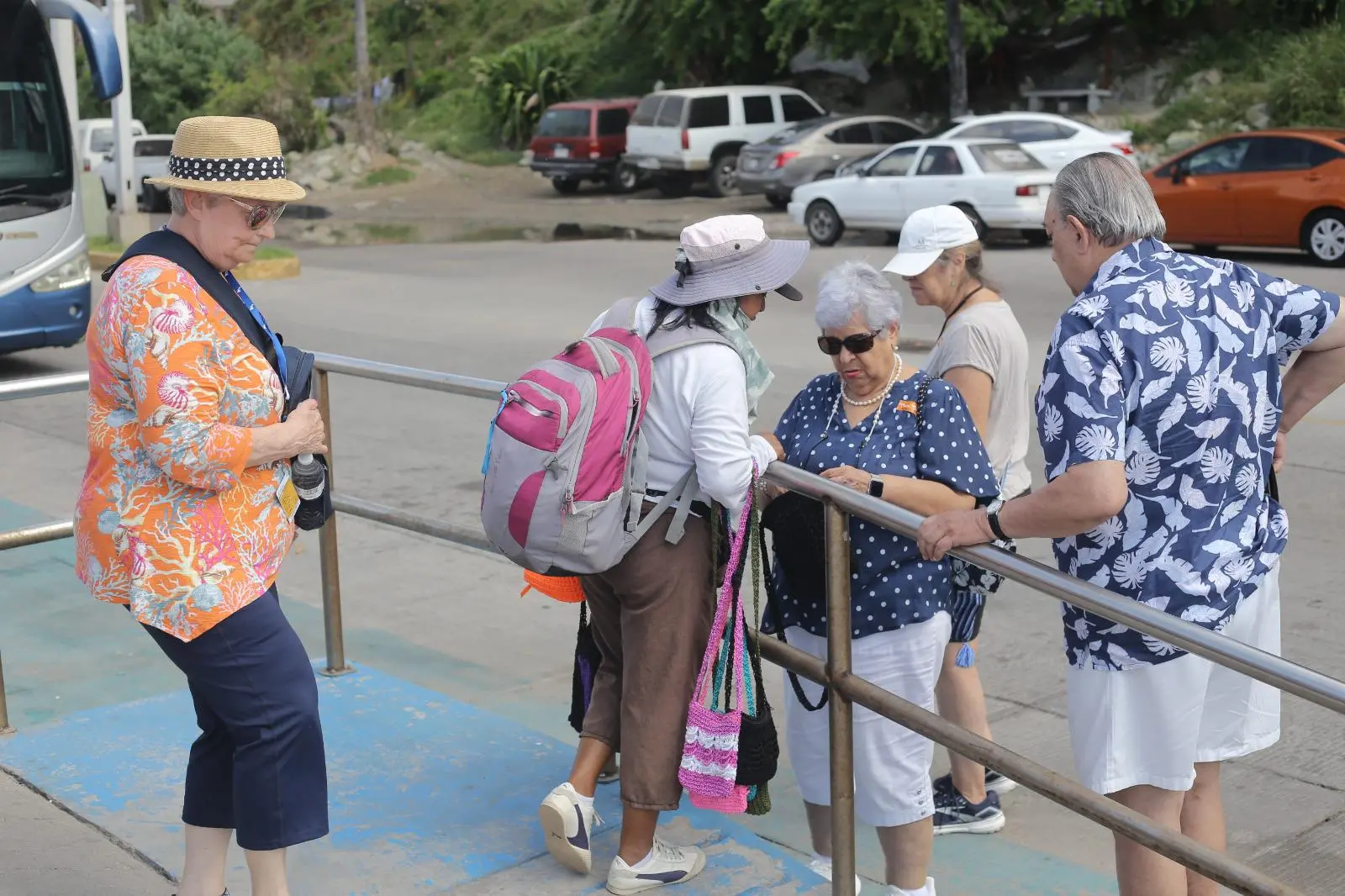 $!Recibe Mazatlán a los cruceros turísticos Koningsdam y Carnival Firenze