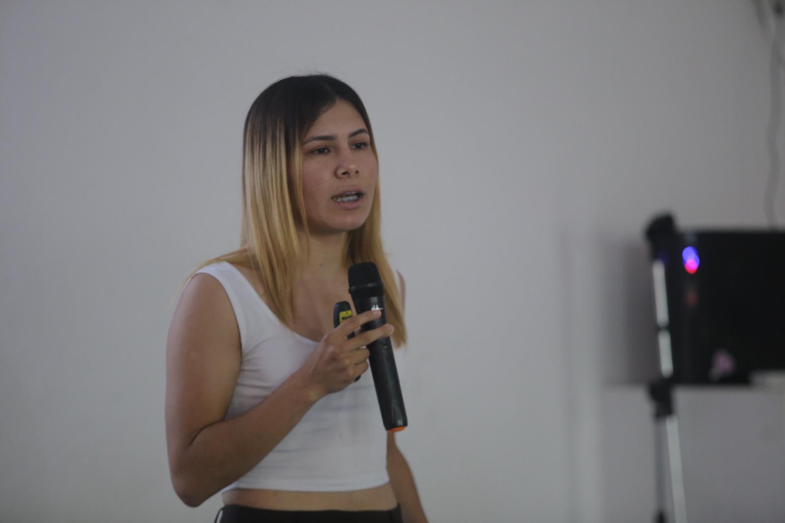 $!Esmeralda Patiño inspira a jóvenes y promueve el empoderamiento femenino desde el boxeo