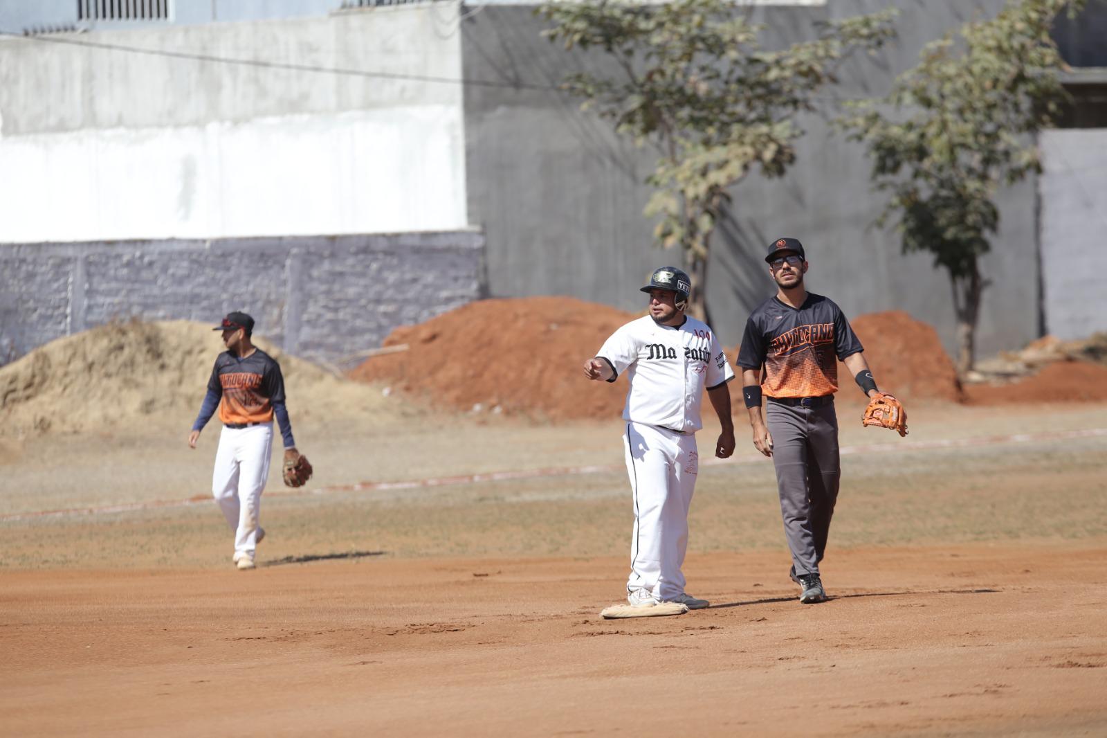 $!Vuelve a la actividad la Liga Dominical, en Club Polluelos
