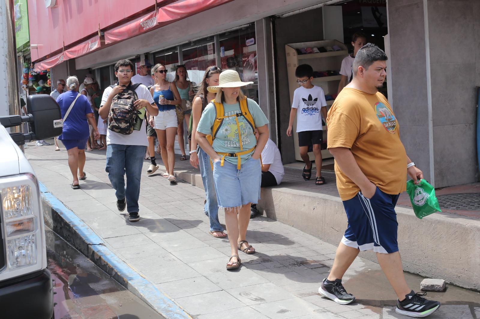 $!Recibe Mazatlán a más de 3 mil 600 cruceristas este lunes