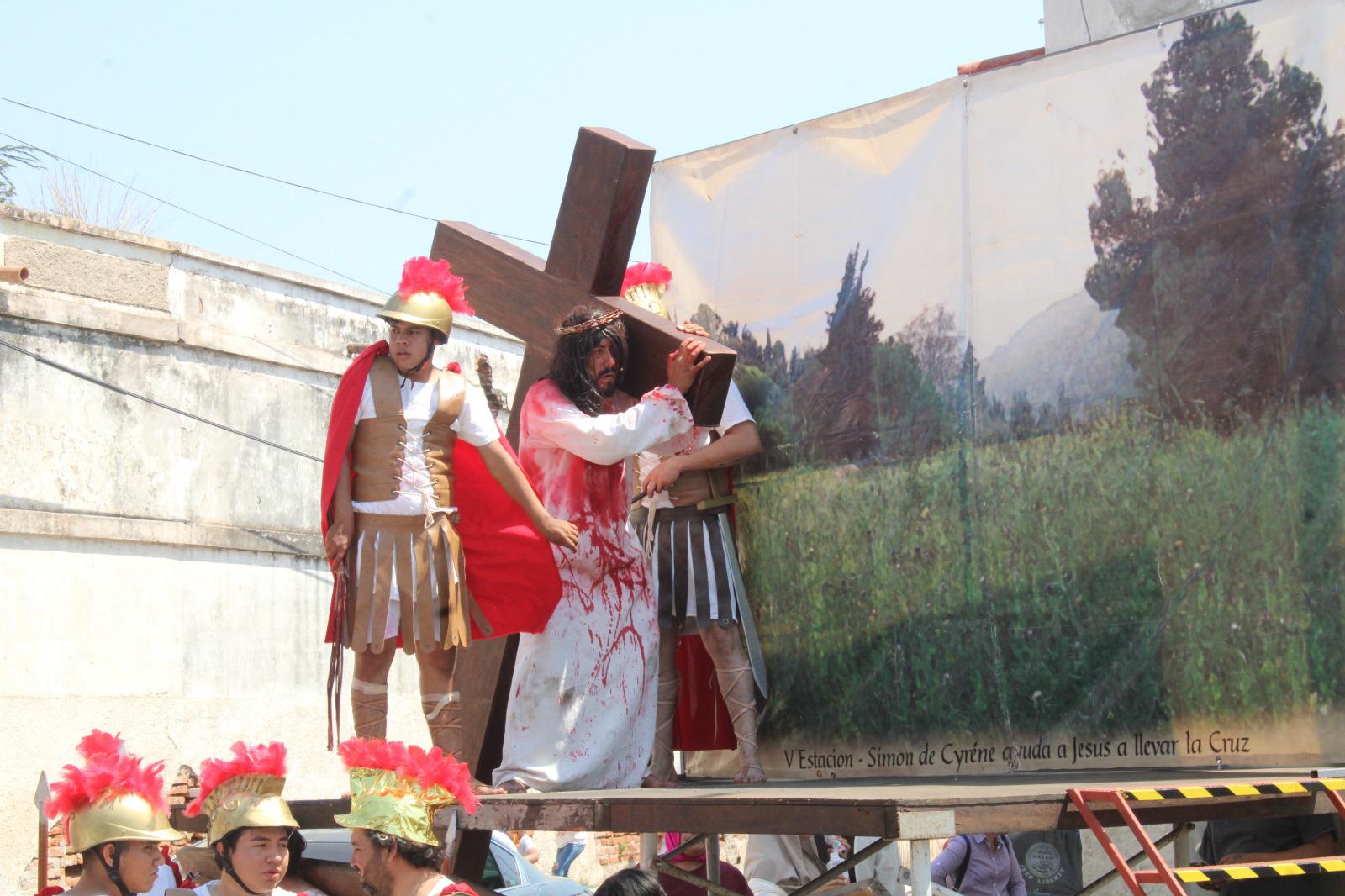 $!Reviven la pasión de Cristo en el ya tradicional Viacrucis viviente, en El Rosario