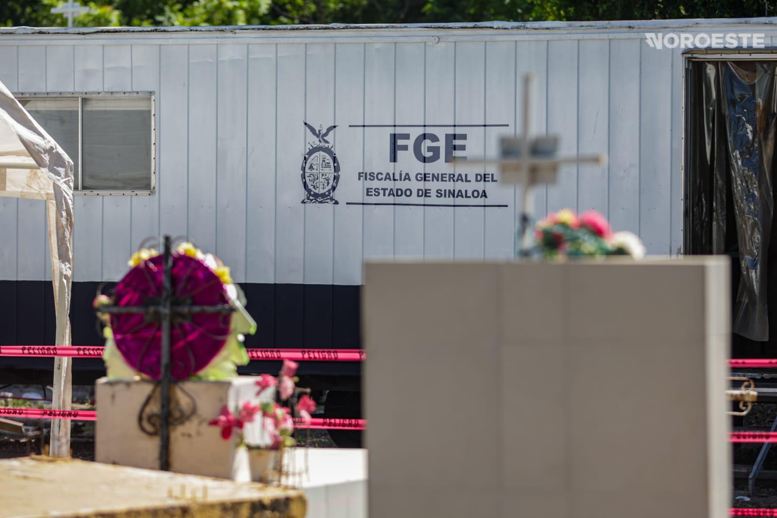 $!Reanuda Gobierno de Sinaloa exhumación de cadáveres en la fosa común del Panteón 21 de Marzo