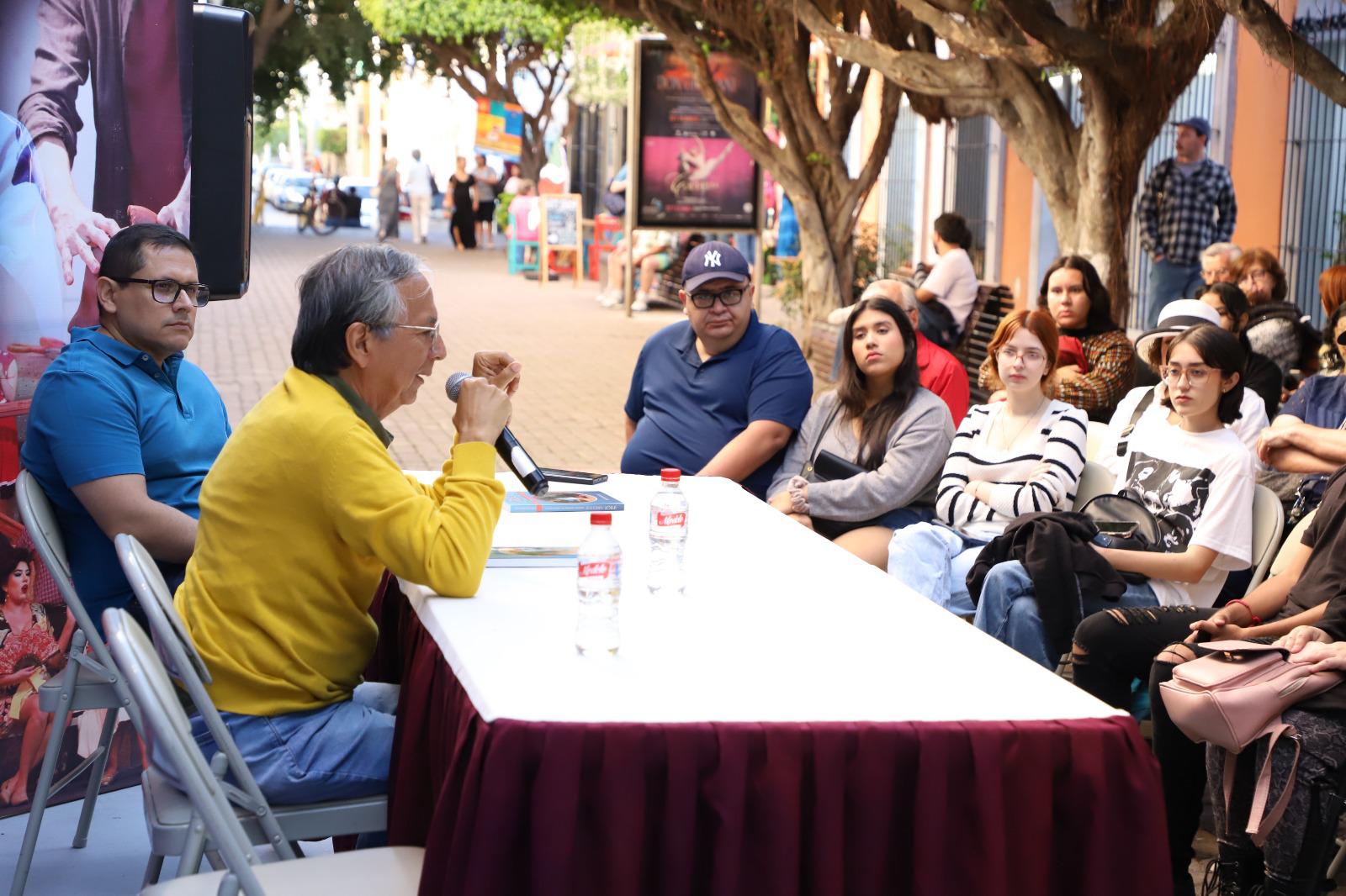 $!Presenta Arturo Santamaría su libro ‘Sinaloa. Milagro de Luz’
