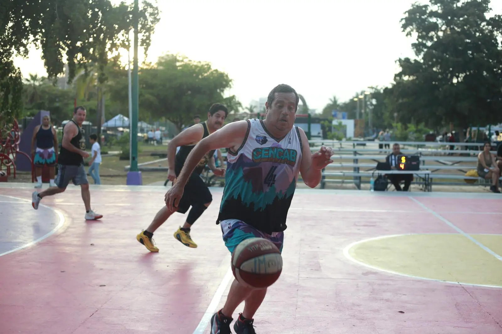 $!Amigos del Capitán hace valer jerarquía en Maxibasquetbol