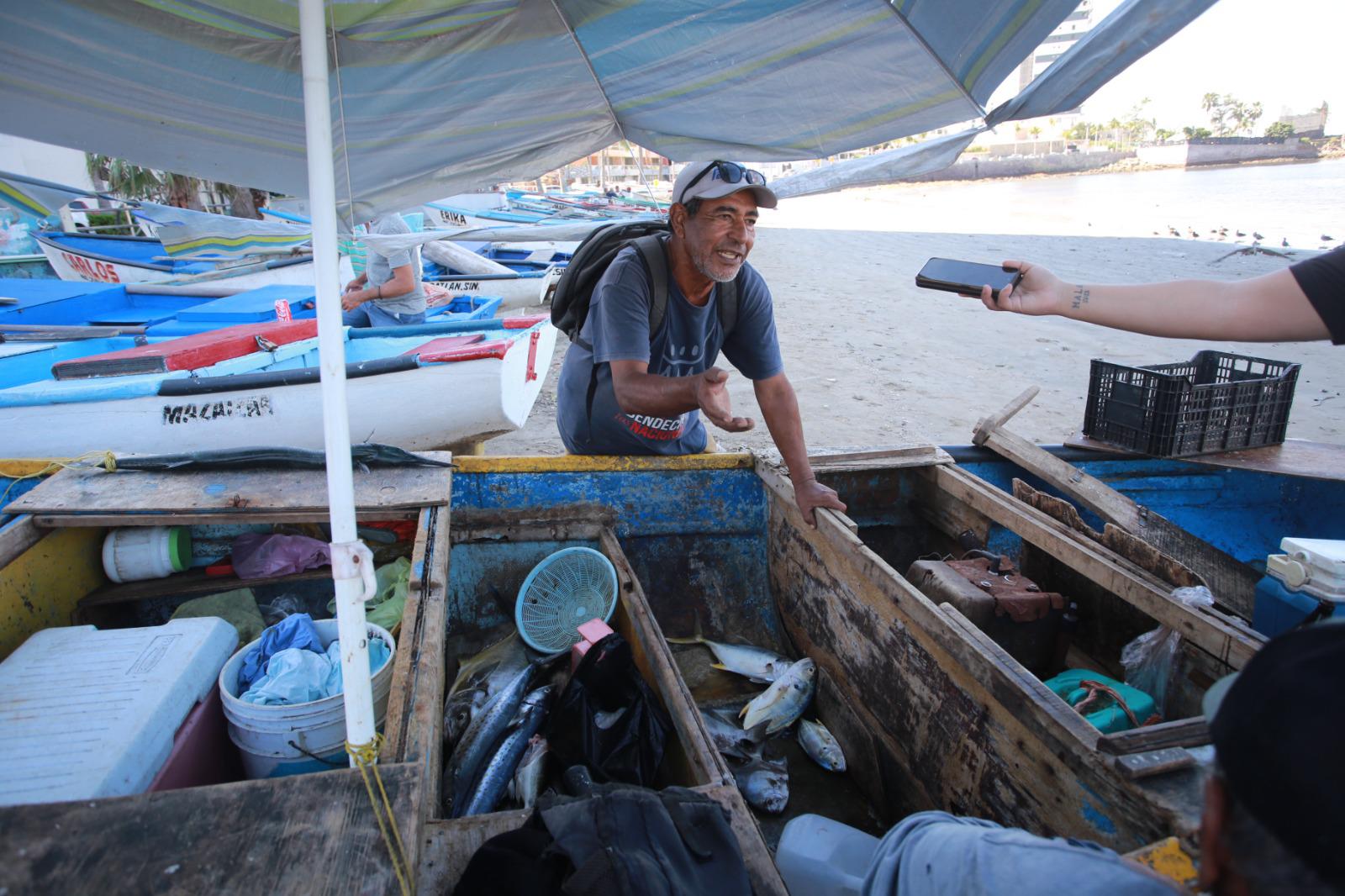 $!Desconocen pescadores de Playa Norte sobre el apoyo de $15 millones que prometió el Gobernador