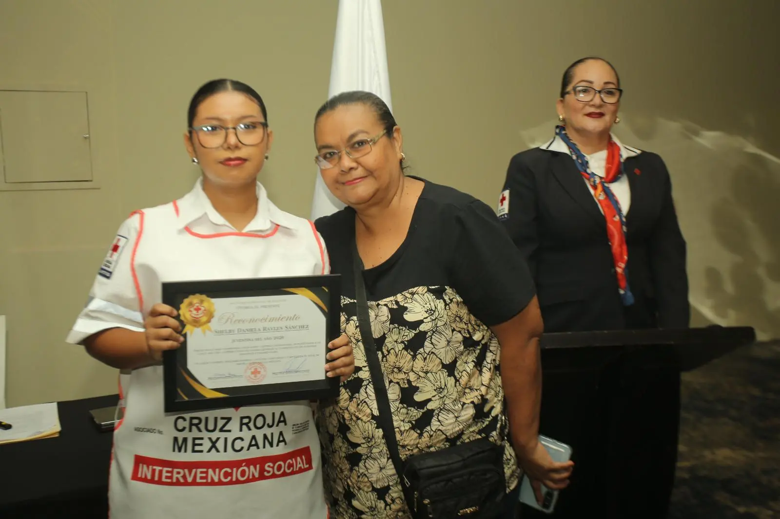 $!Cruz Roja Mazatlán reconoce a Shelby Daniela como Juventino del Año 2026