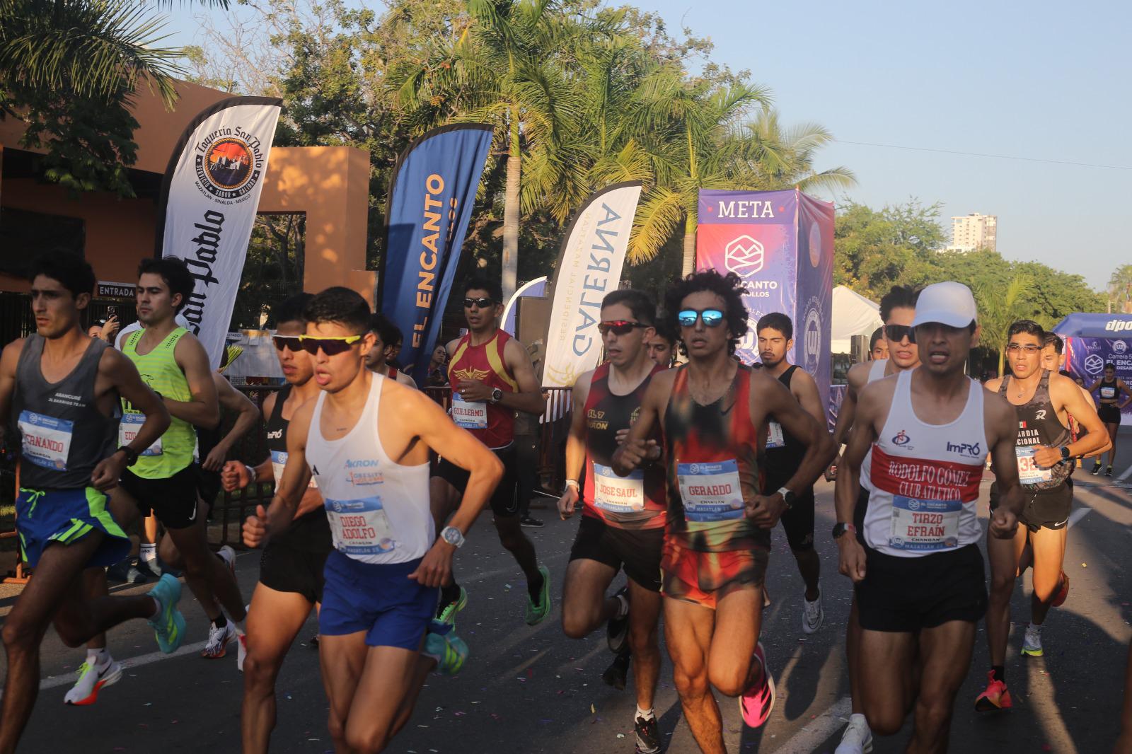 $!¡Tricampeón! Diego Bárcenas rompe su propio récord en Carrera Urbanianos Premier