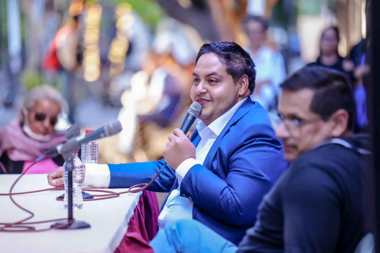 $!’Momo’ compartió cómo ha trabajado para ganarse un lugar en el mundo del carnaval.