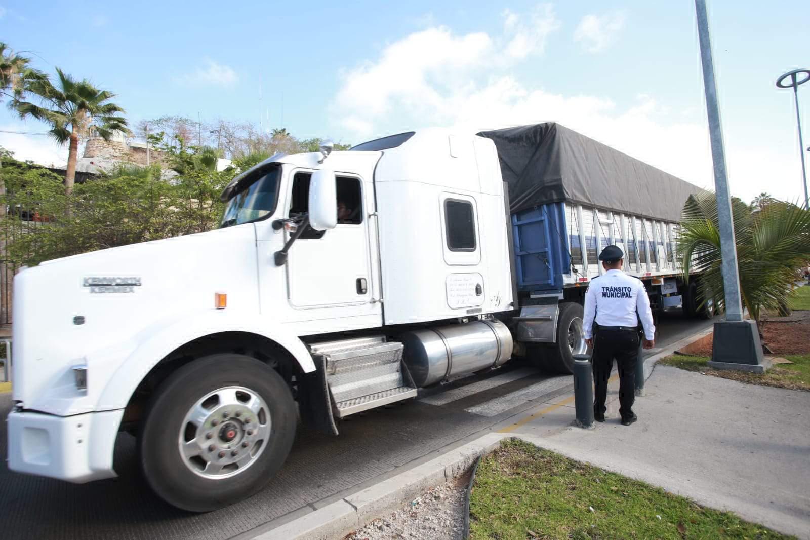 $!Urgen medidas viales para cruces más seguros