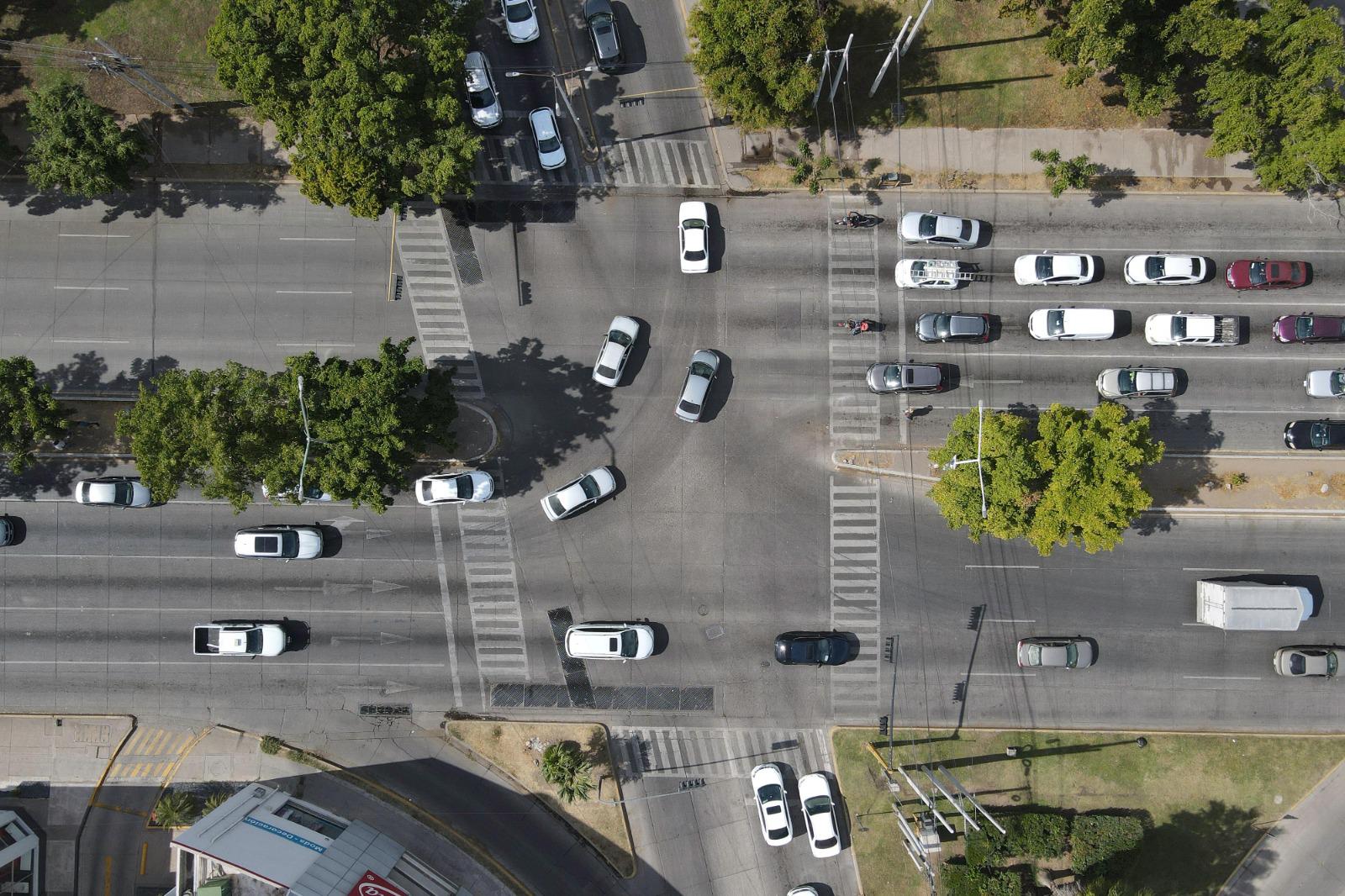 $!Cuatro meses en resistencia: banderos de Culiacán luchan en la calle a punta de versos, viento y percusiones