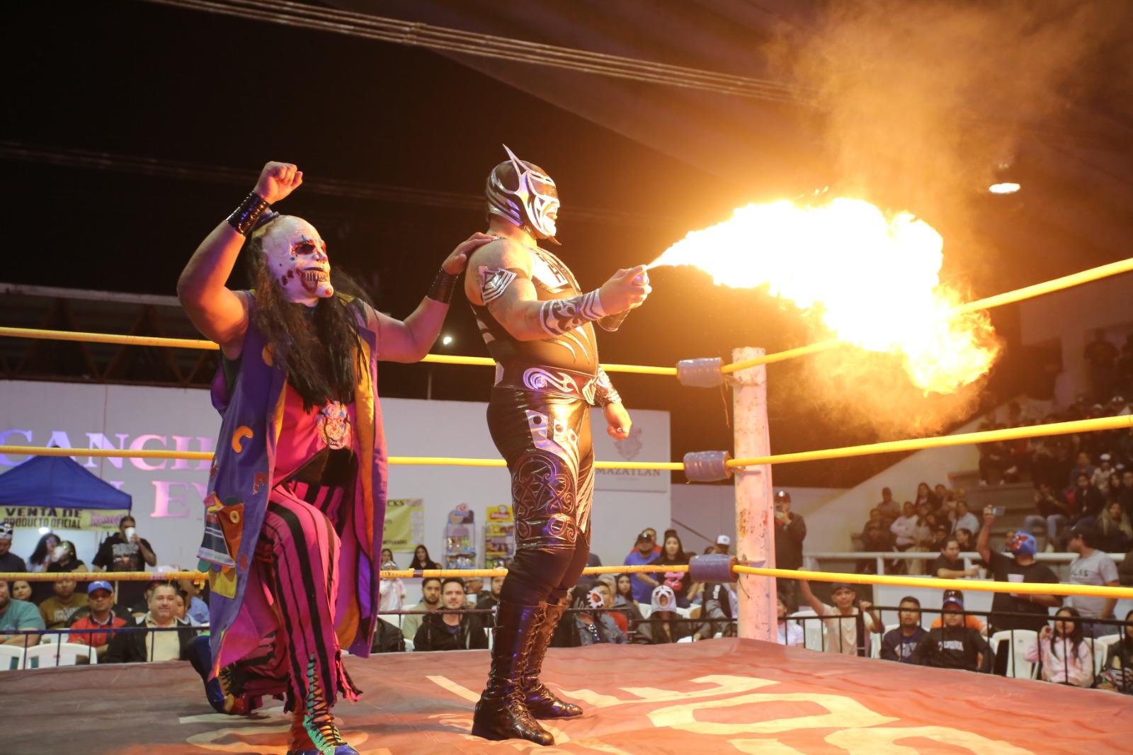 $!El Fiscal y Aerostar conquistan la noche de Revanchas de Project Lucha