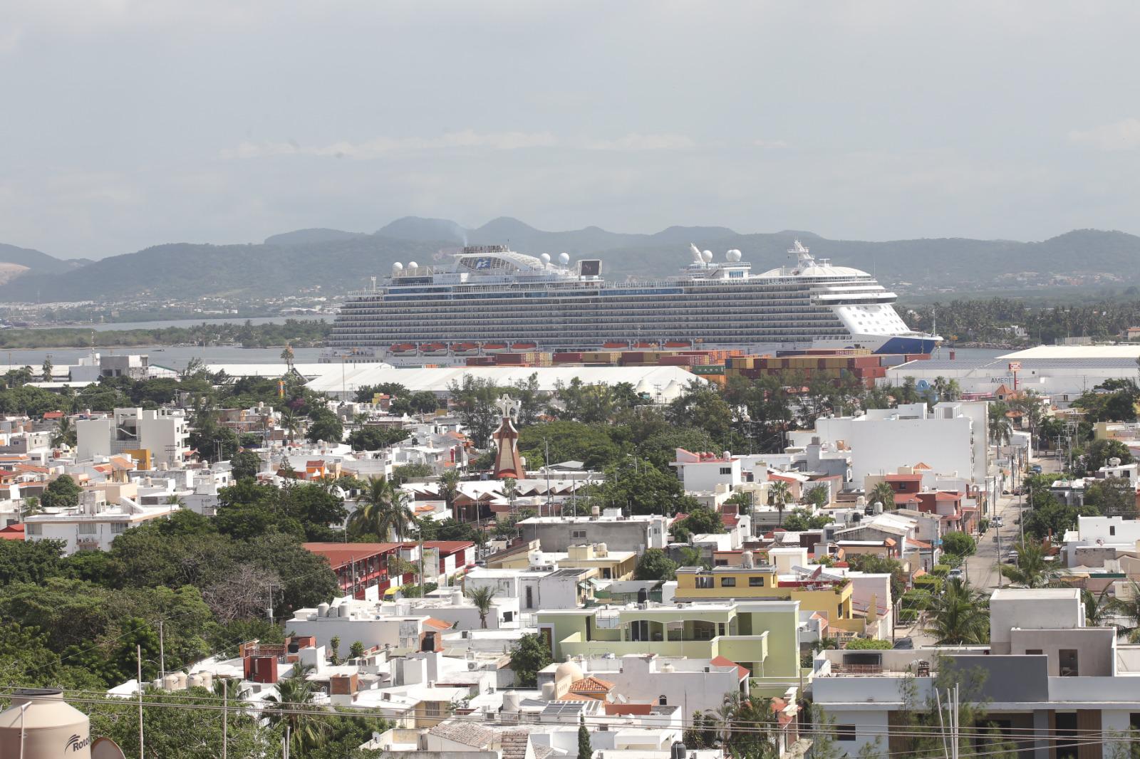 $!Recibe Mazatlán al crucero Royal Princess, el número 79 del año