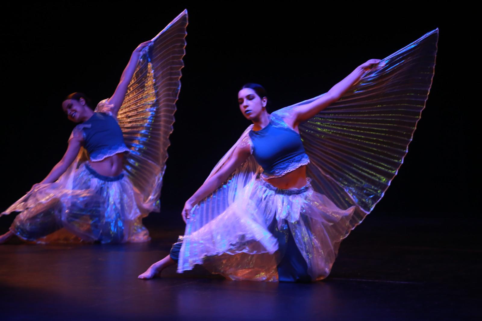 $!Disfrutan la coreografía las ‘Alas del Mar’