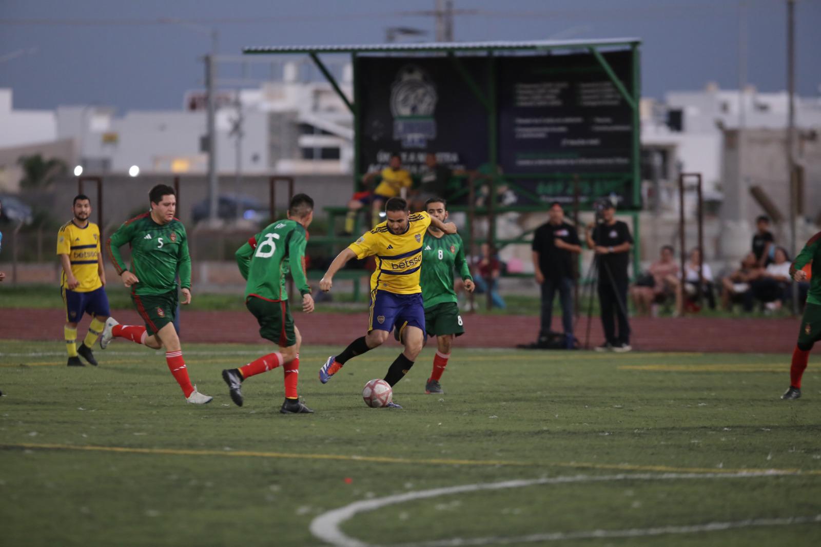 $!Visane-Ramada y Nares-Togo disputarán la final de la Liga de Futbol Intermédicos Mazatlán 2026