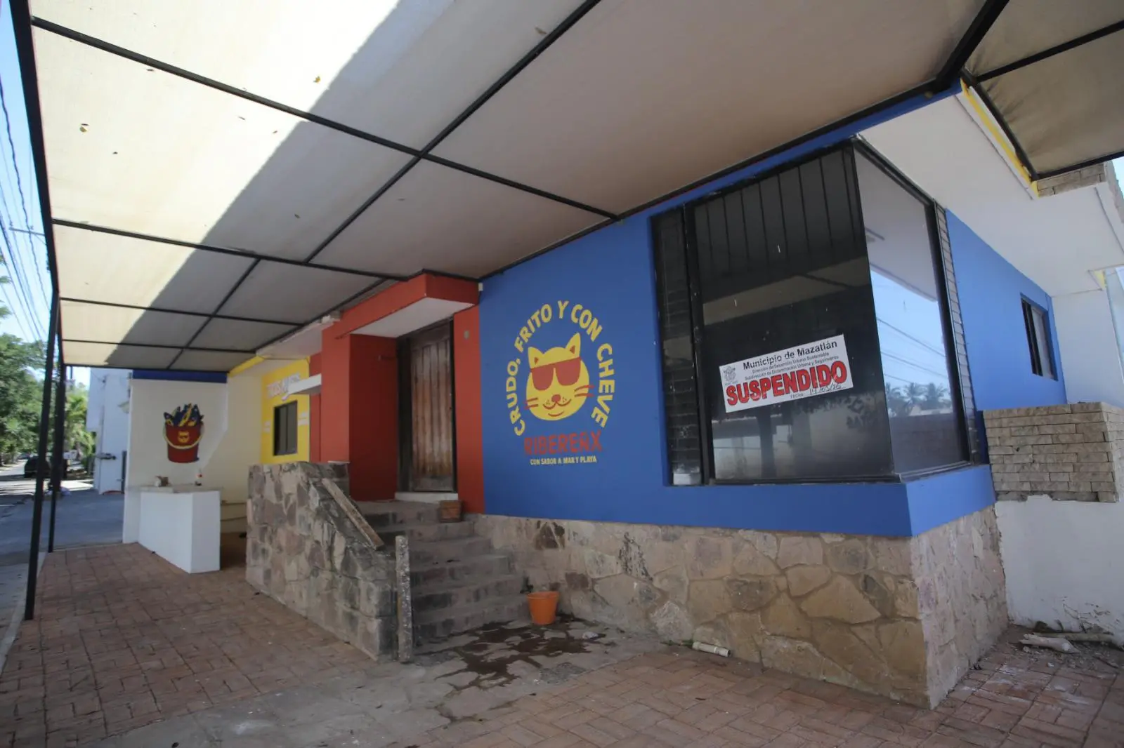 $!Protestan vecinos de Gaviotas, en Mazatlán, contra negocio de mariscos