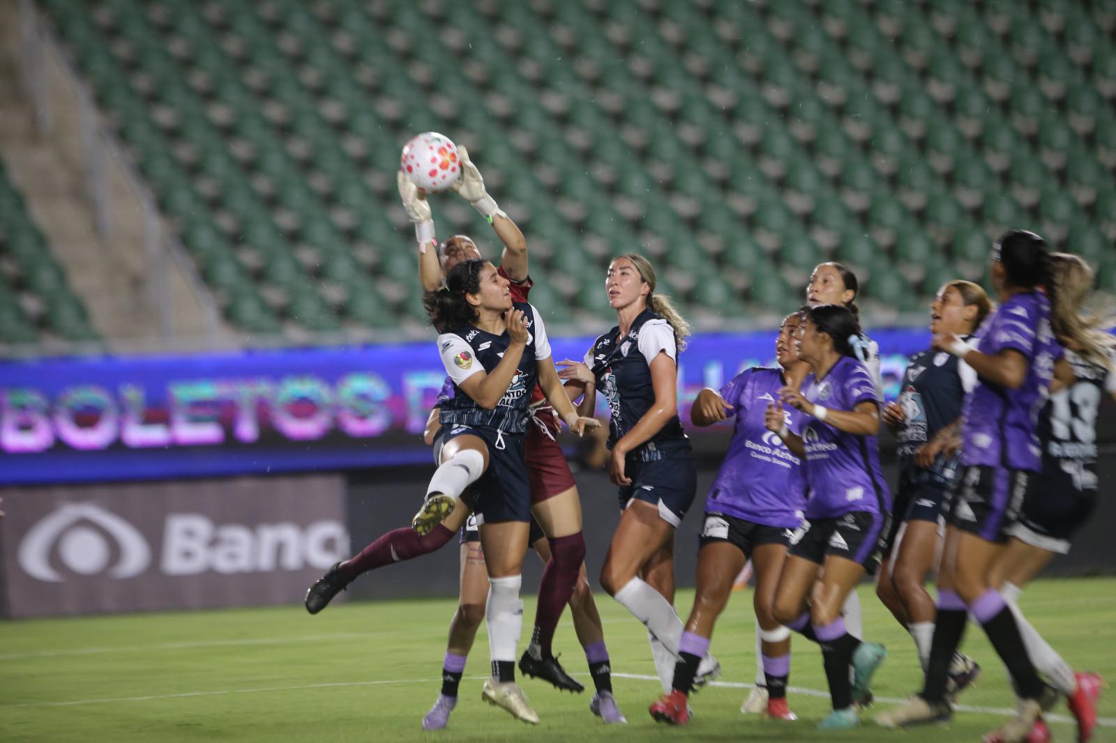 $!¡Que goleada! Cumplen Tuzas el pronóstico y aplastan 9-0 a las Cañoneras