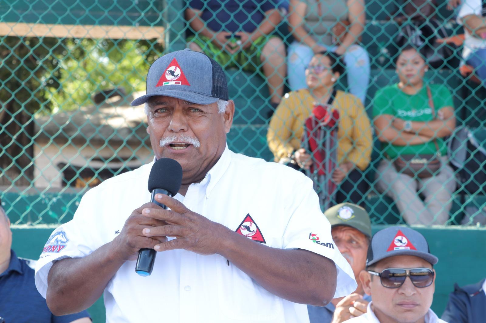 $!Club Deportivo Peli-kanos realizó su inaguración de la Temporada infantil 2025-2026, en honor a Antonio Mora Barrón