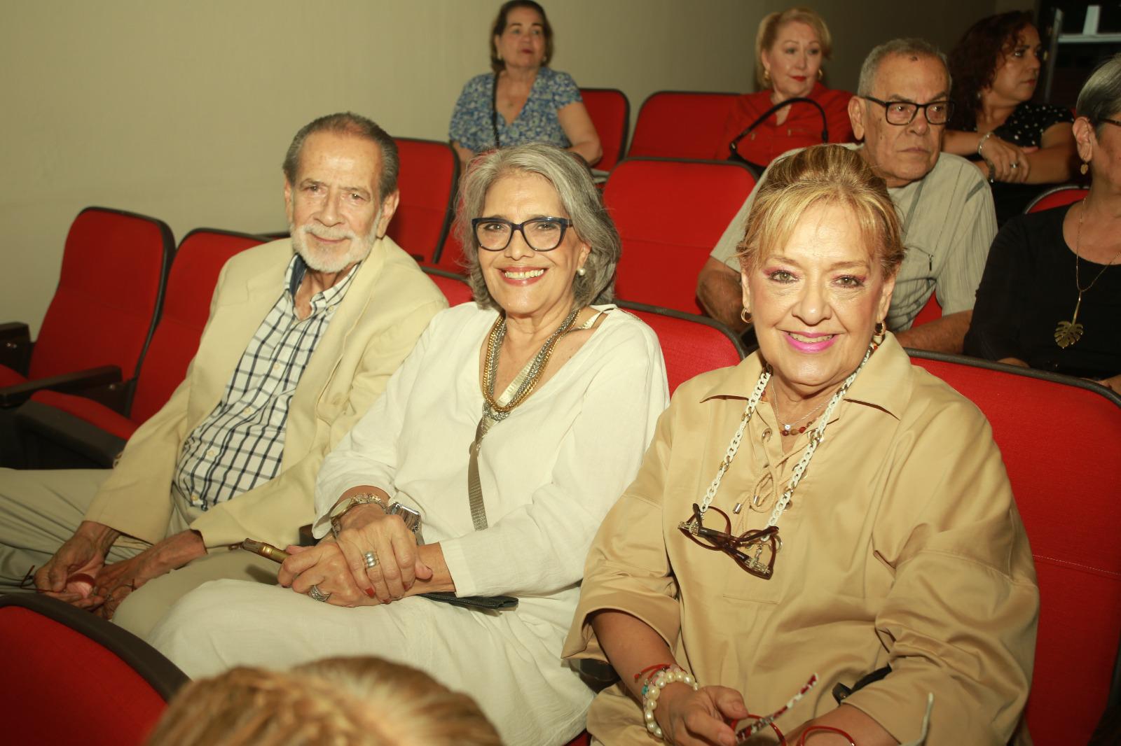 $!Guillermo Hernández Llamas, Rocío Velázquez y Estela Arroyo.